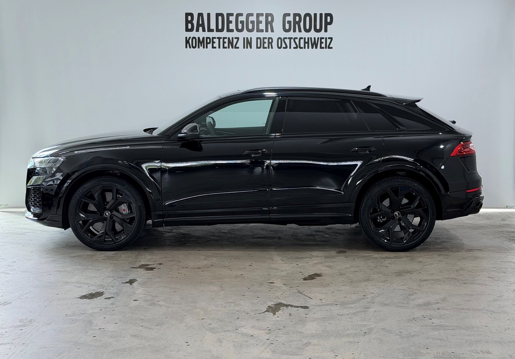 AUDI RS Q8 4.0 V8 TFSI quattro T-Tr-showroom-element-2