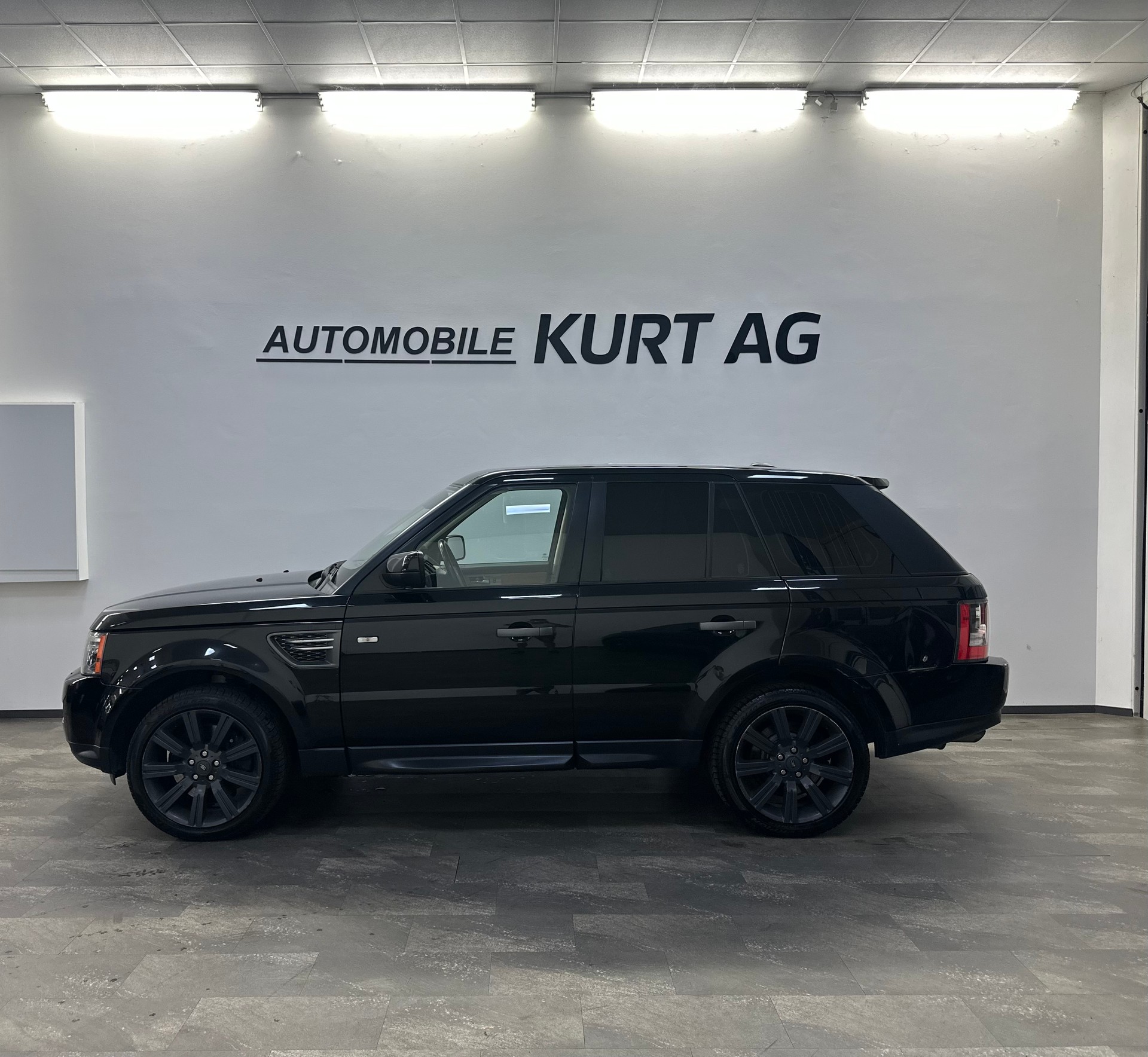 LAND ROVER Range Rover Sport 3.0 TDV6 HSE Automatic-image-2