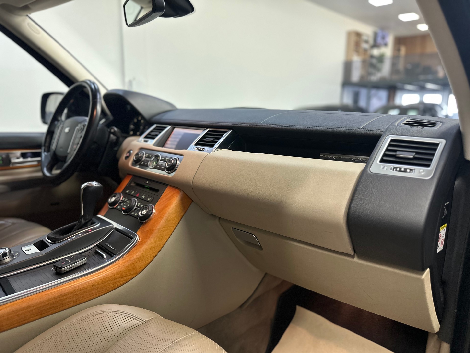 LAND ROVER Range Rover Sport 3.0 TDV6 HSE Automatic-image-10