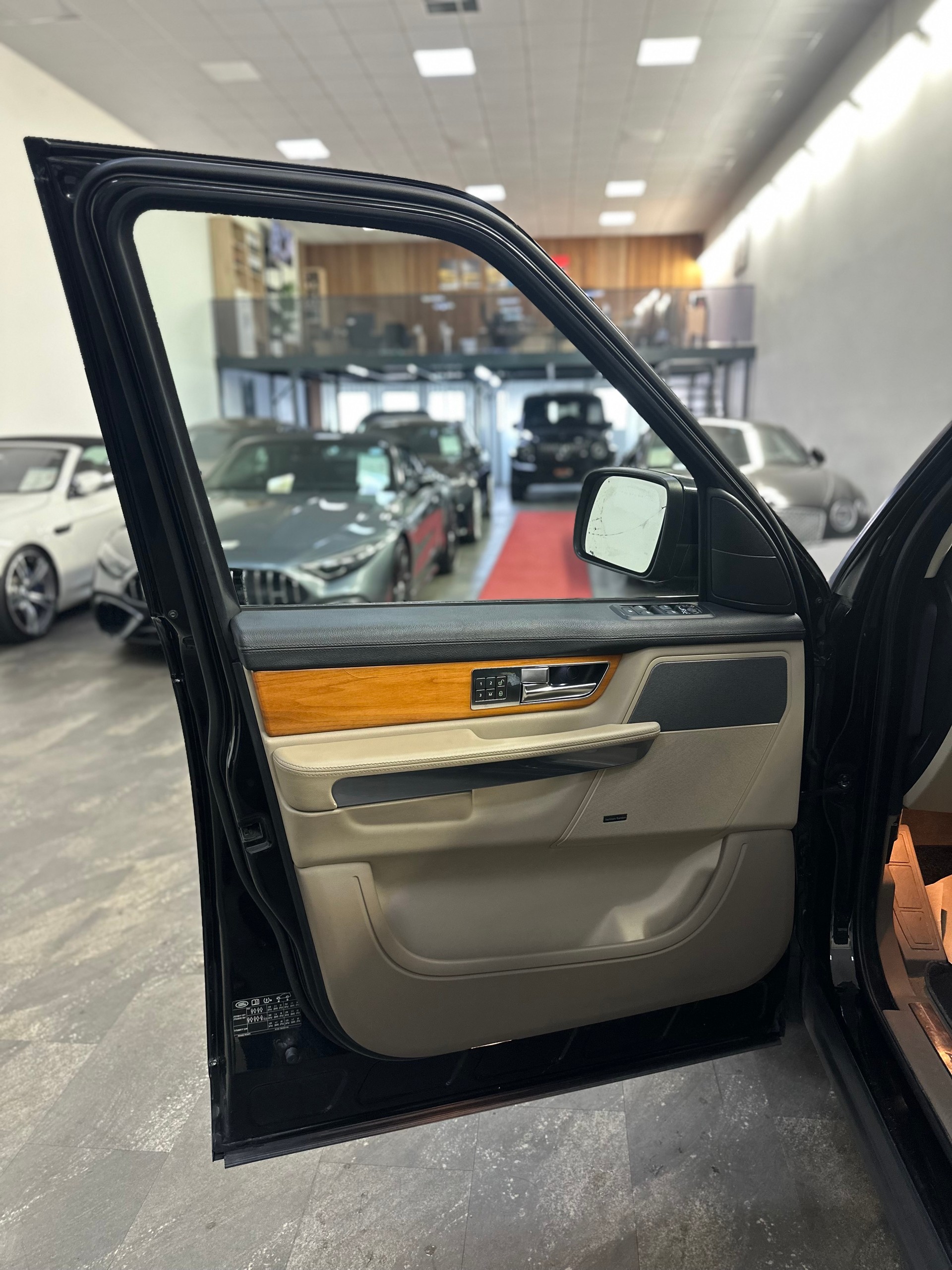 LAND ROVER Range Rover Sport 3.0 TDV6 HSE Automatic-image-16