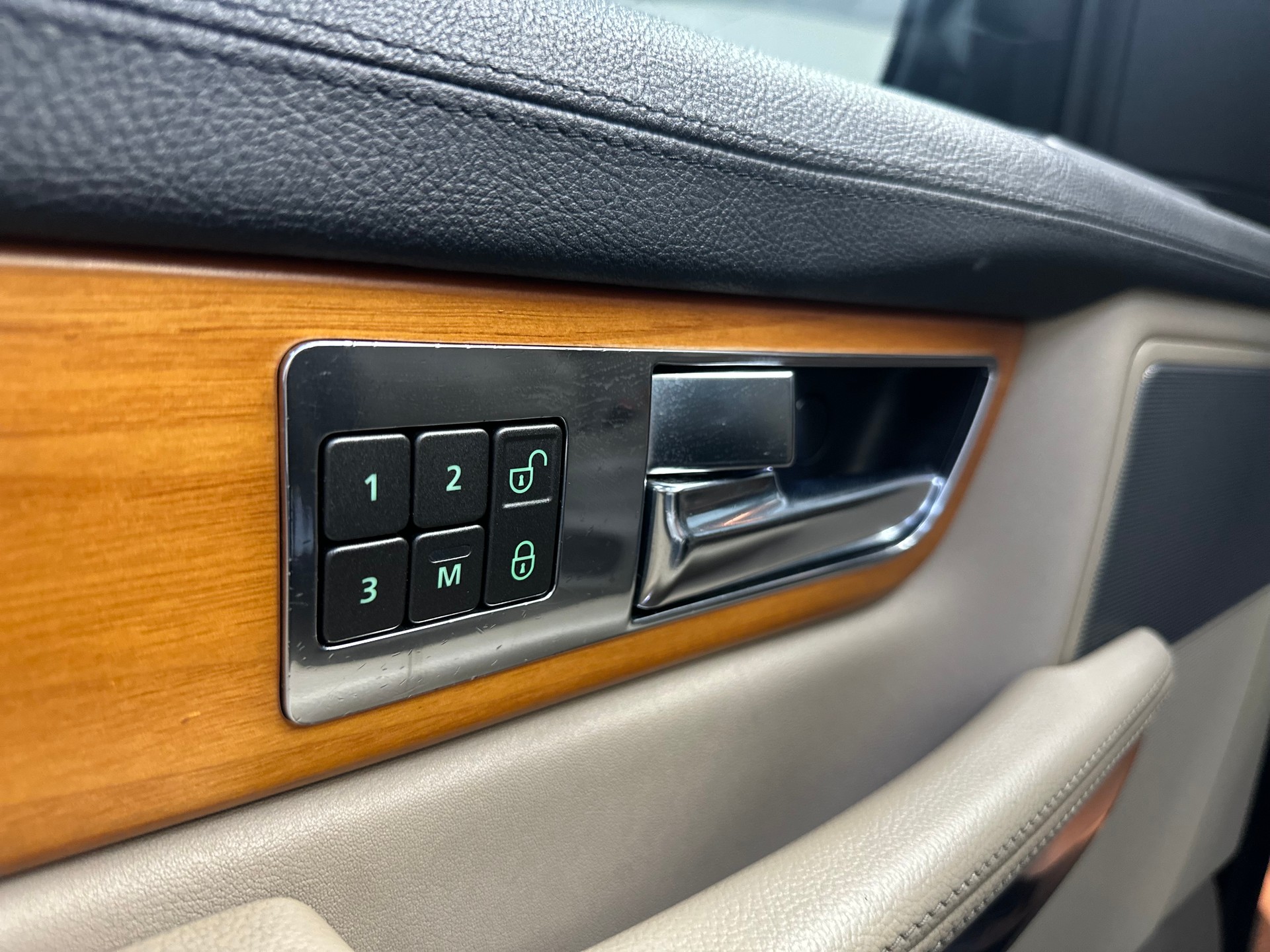 LAND ROVER Range Rover Sport 3.0 TDV6 HSE Automatic-image-11