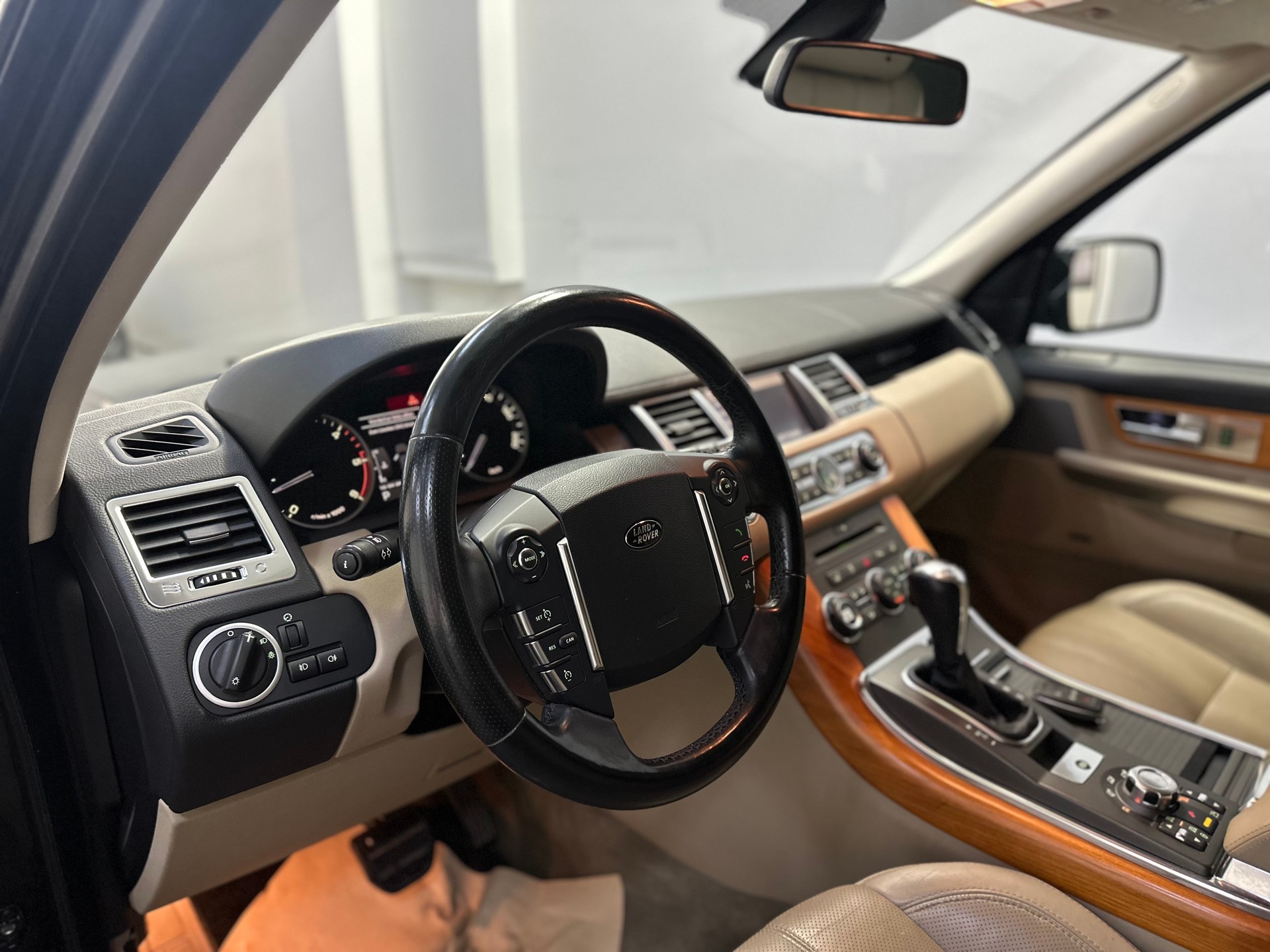 LAND ROVER Range Rover Sport 3.0 TDV6 HSE Automatic-image-7
