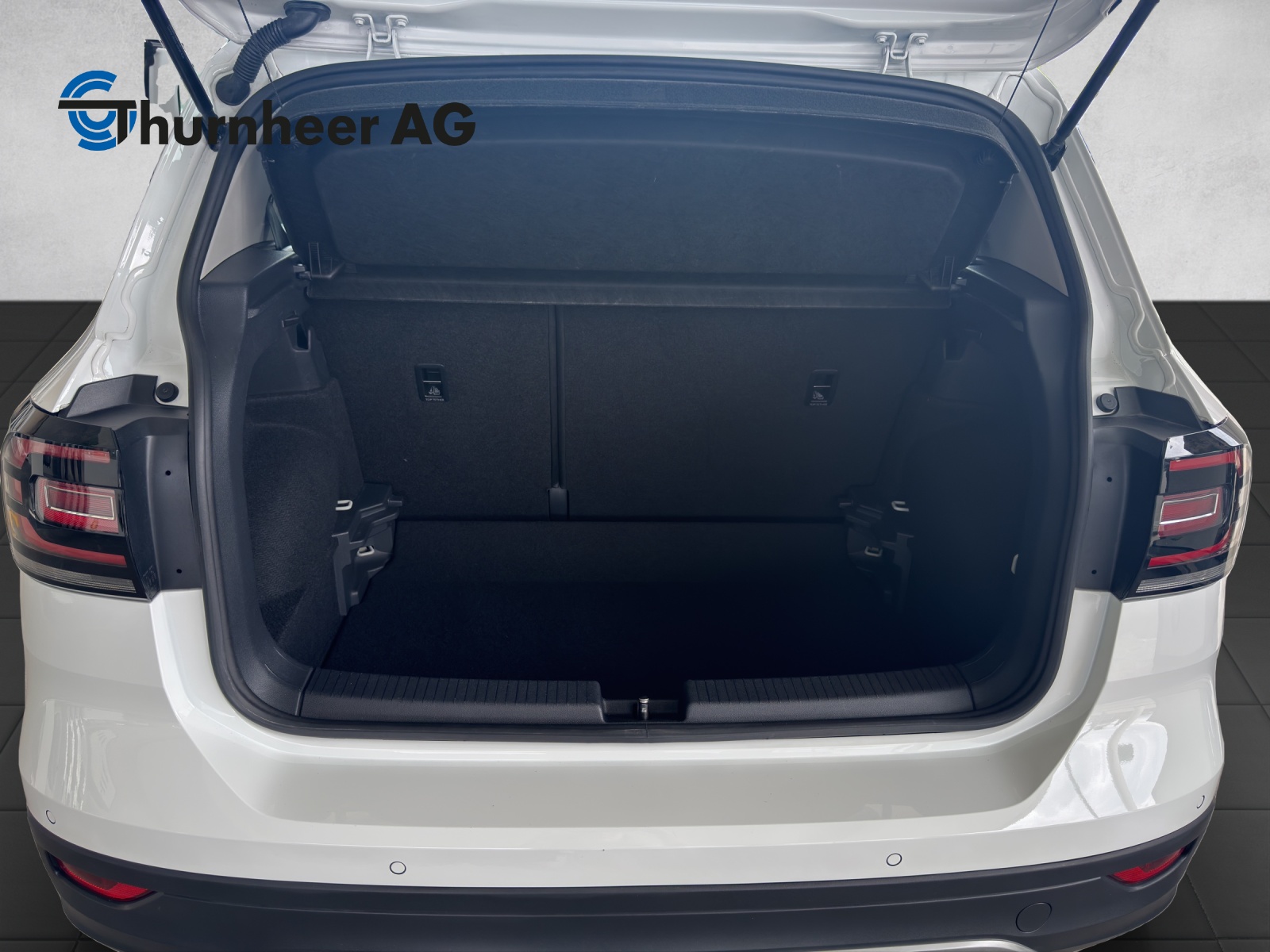 VW T-Cross 1.0 TSI Life-image-12