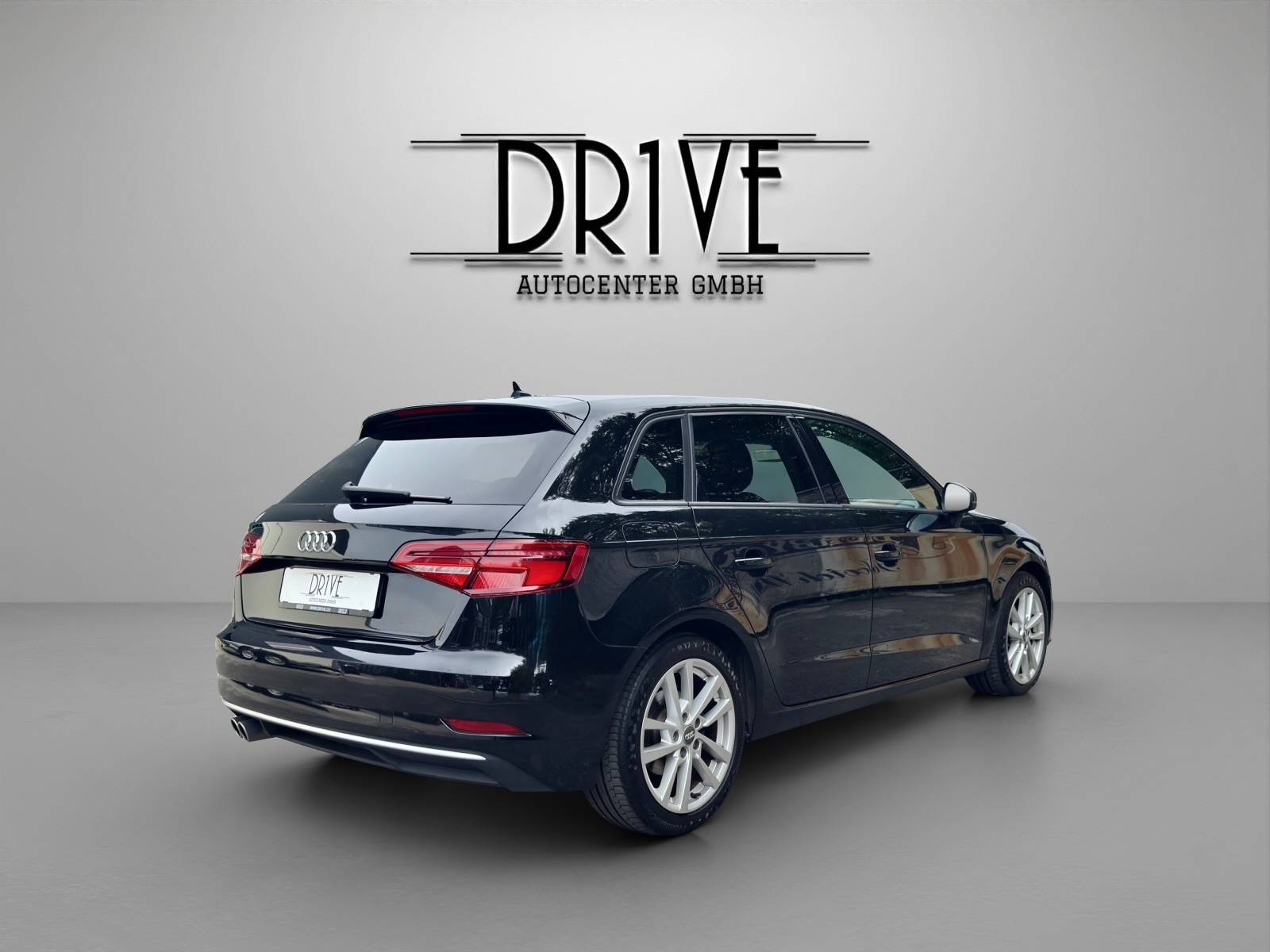 AUDI A3 Sportback 40 TFSI Sport Attraction quattro S-tronic-image-4