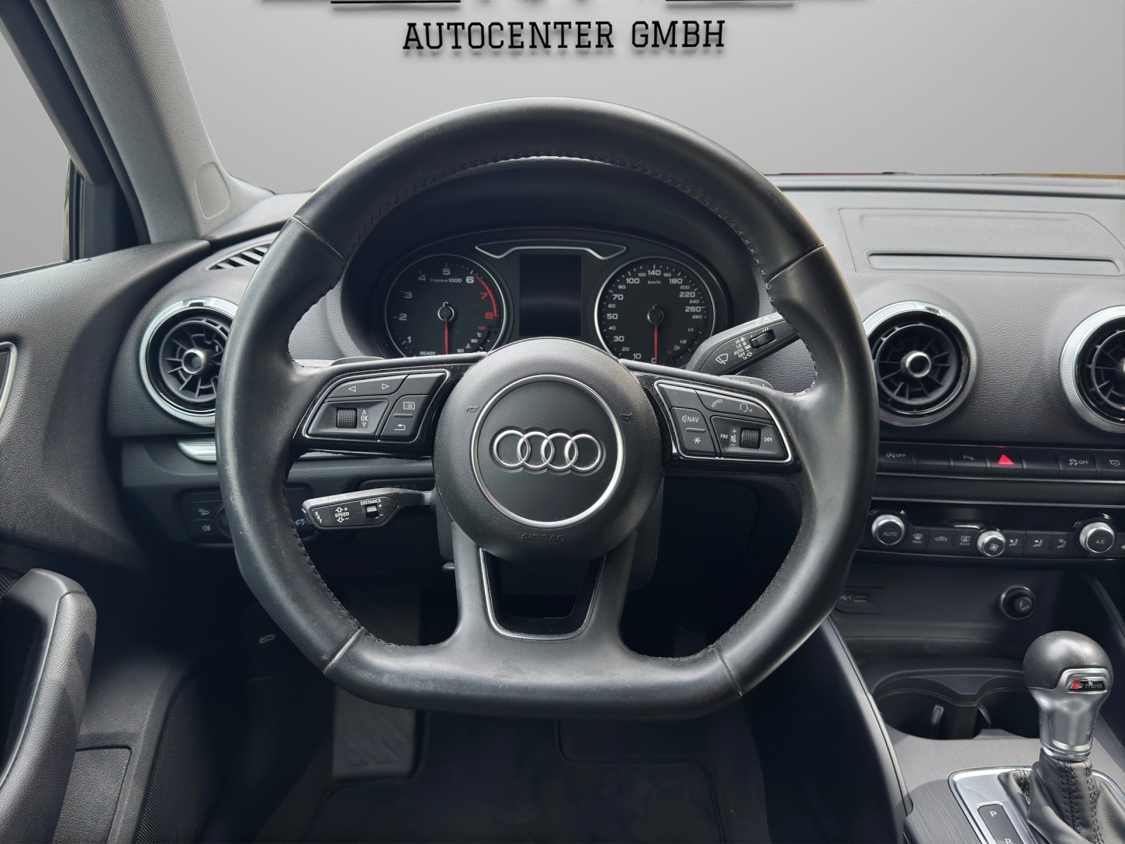 AUDI A3 Sportback 40 TFSI Sport Attraction quattro S-tronic-image-9