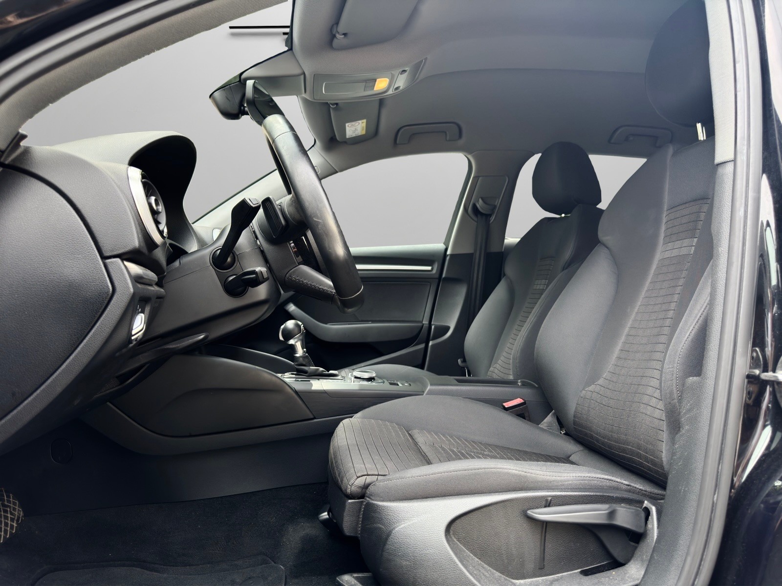AUDI A3 Sportback 40 TFSI Sport Attraction quattro S-tronic-image-7