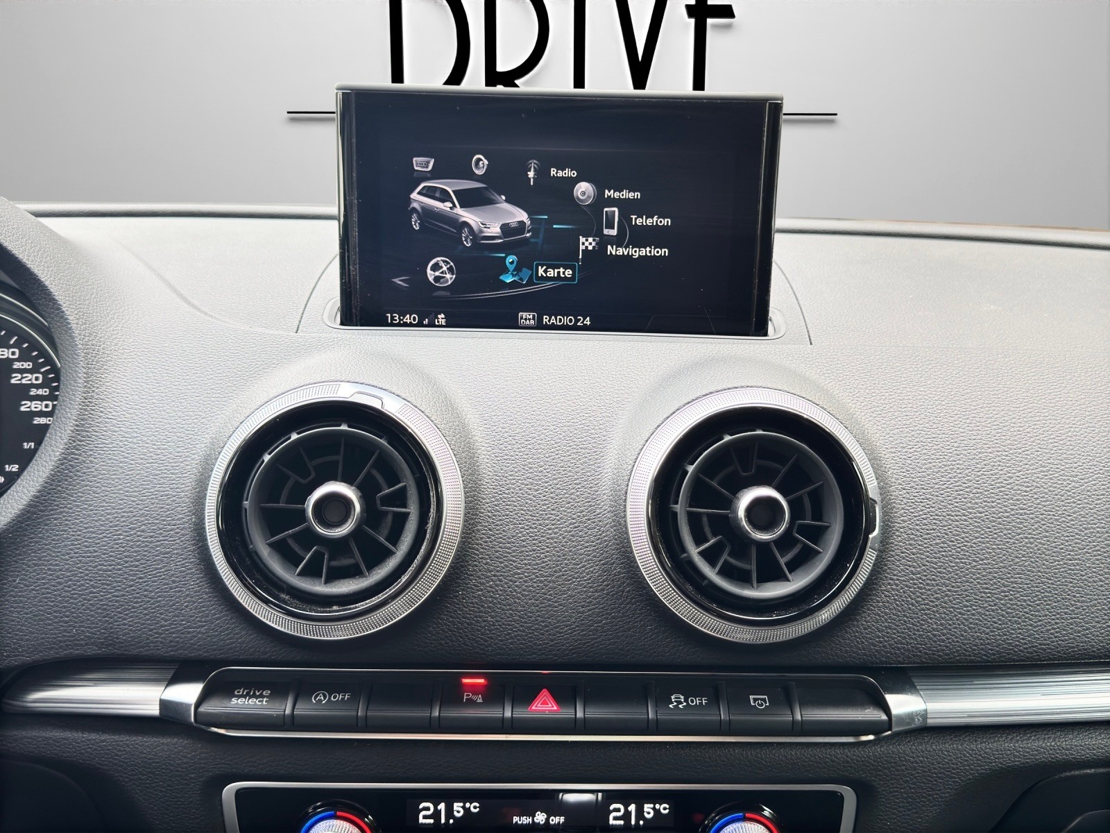 AUDI A3 Sportback 40 TFSI Sport Attraction quattro S-tronic-image-15