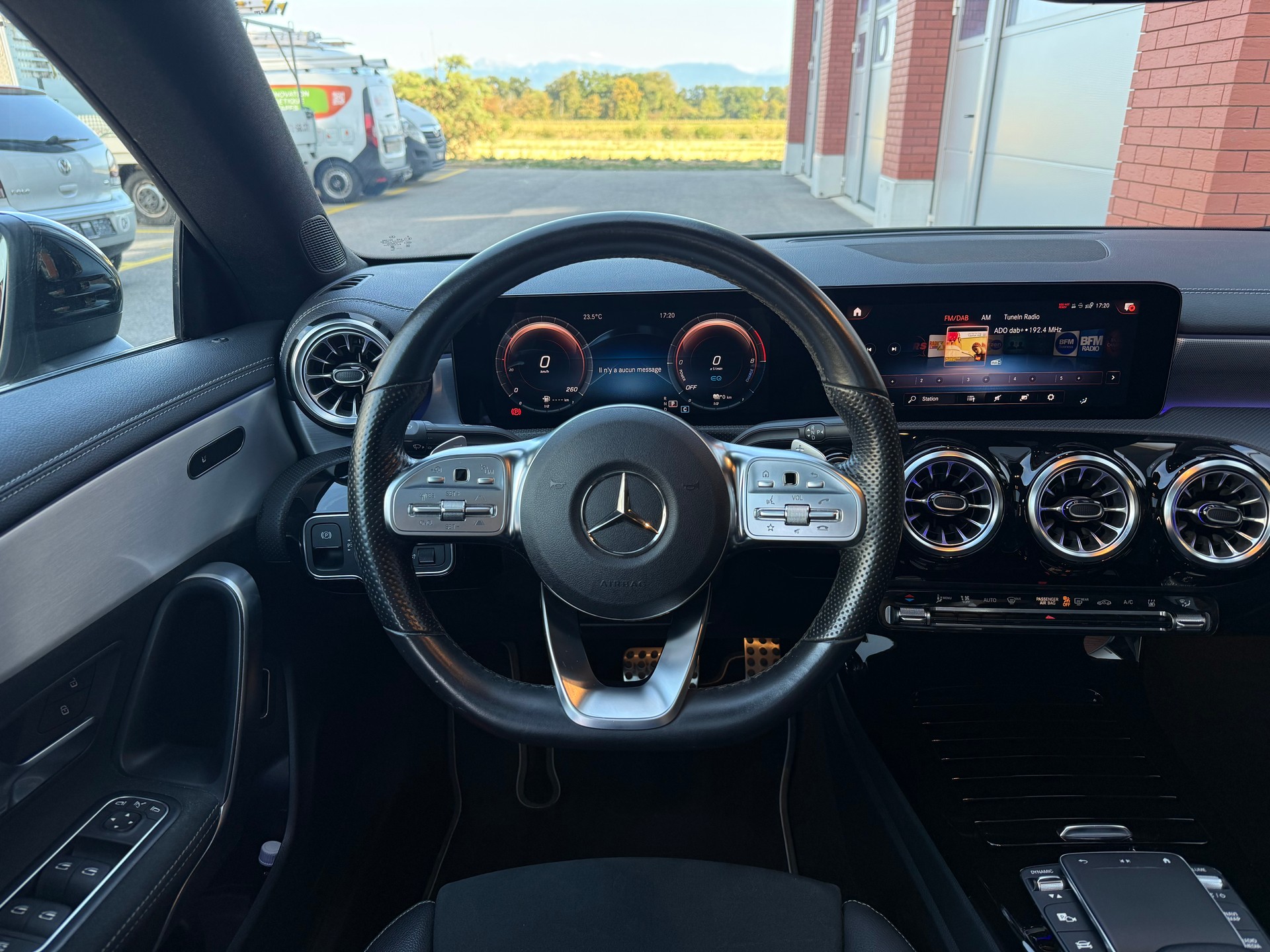 MERCEDES-BENZ CLA 250 e AMG Line 8G-DCT-image-15