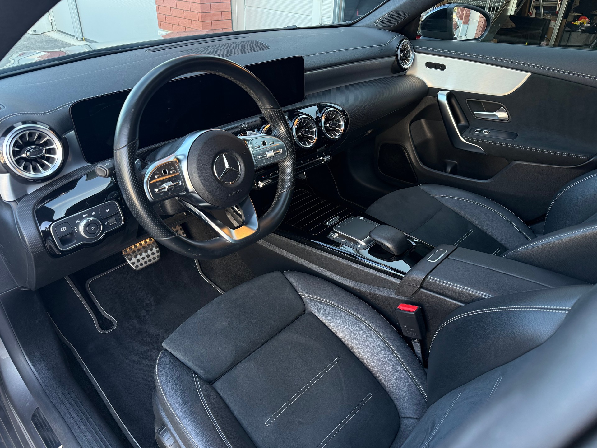 MERCEDES-BENZ CLA 250 e AMG Line 8G-DCT-image-12