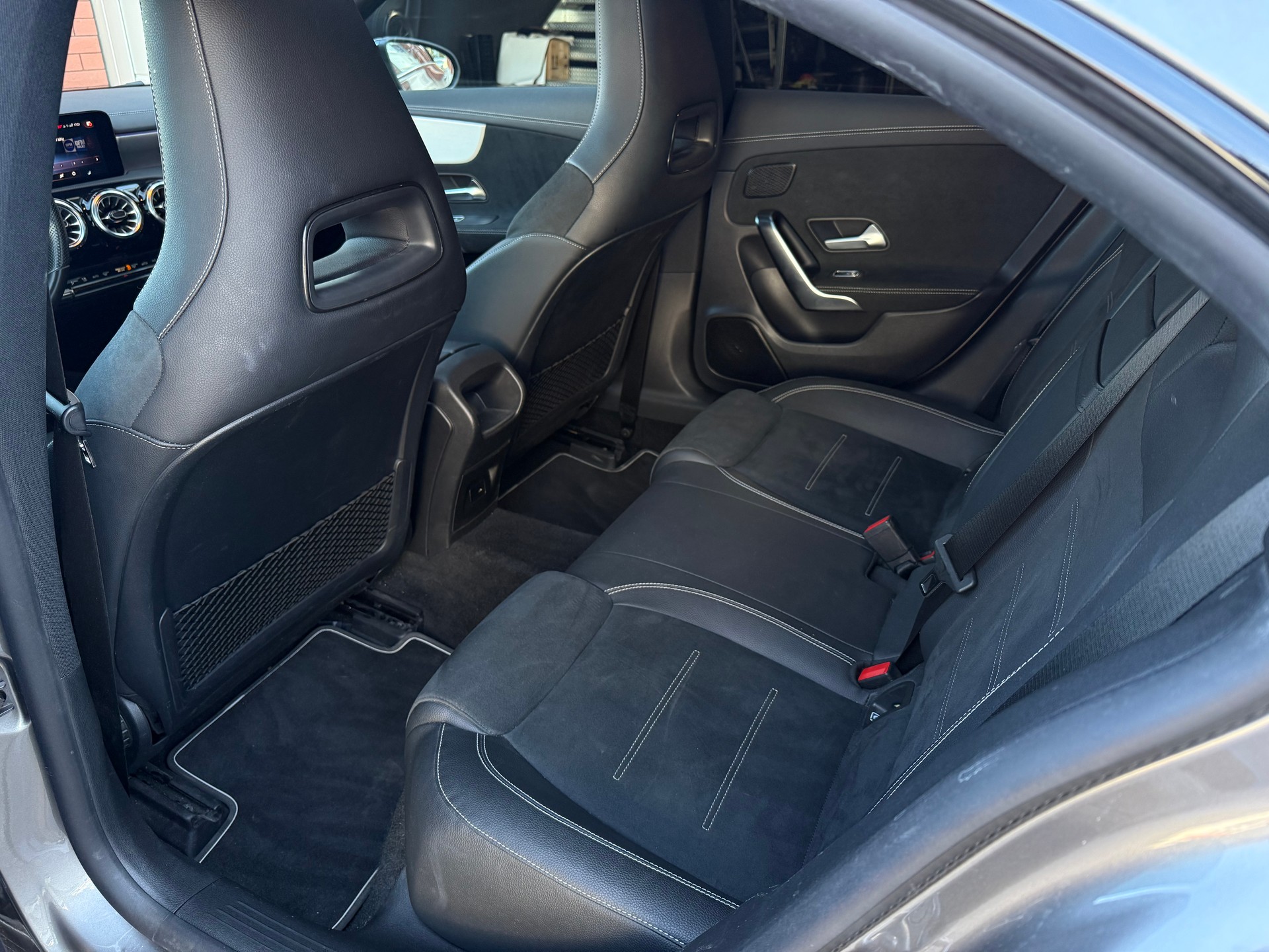 MERCEDES-BENZ CLA 250 e AMG Line 8G-DCT-image-16
