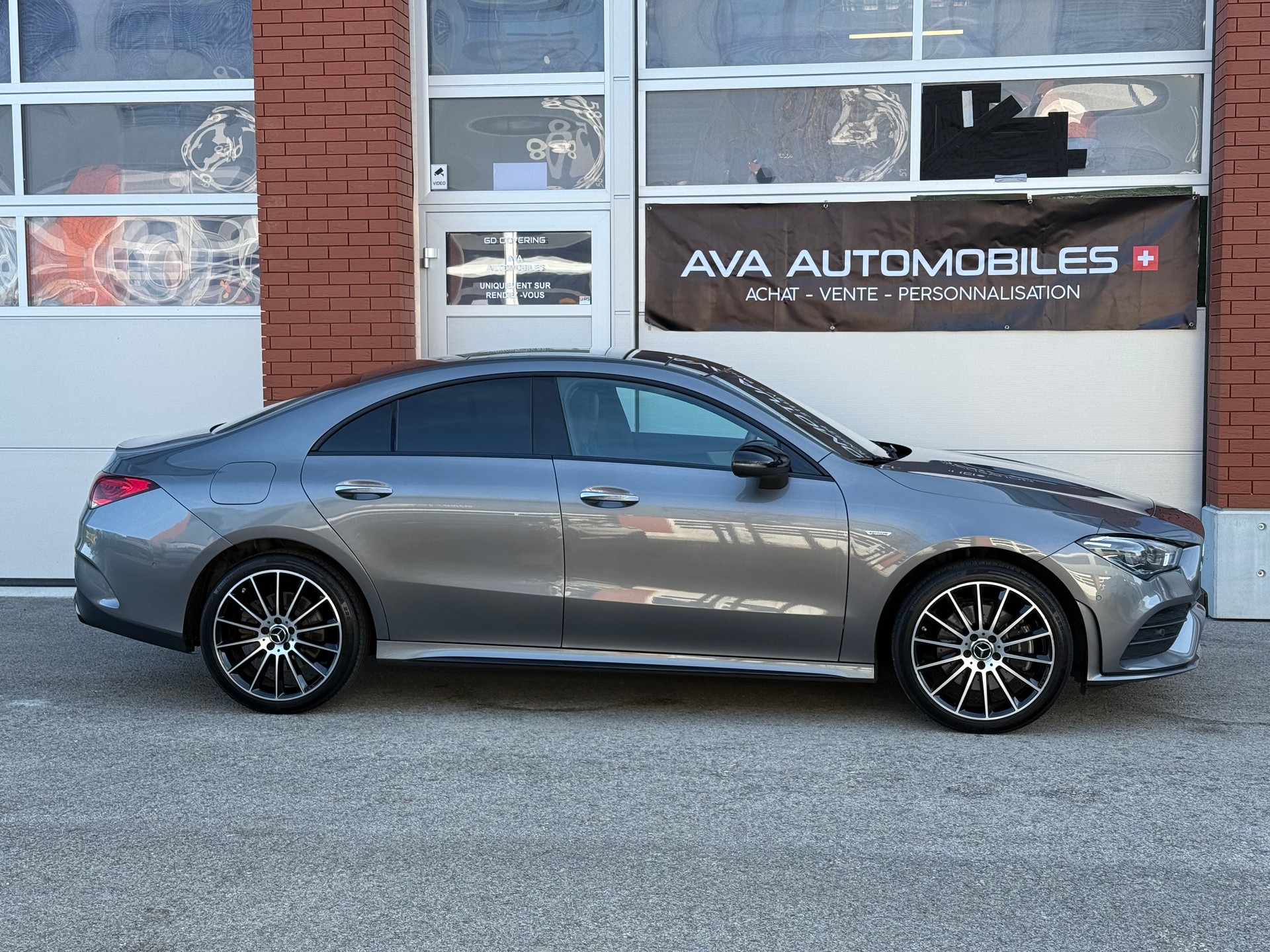 MERCEDES-BENZ CLA 250 e AMG Line 8G-DCT-image-9
