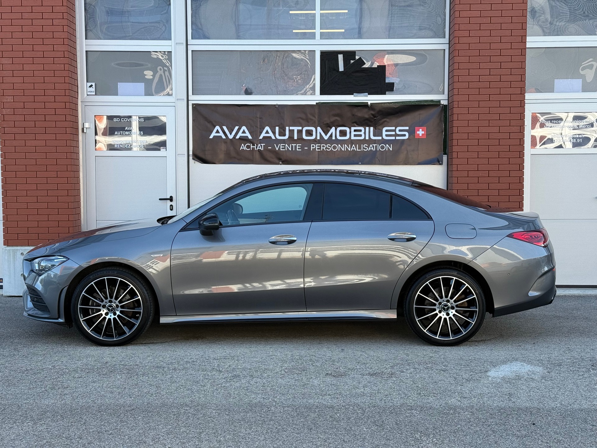 MERCEDES-BENZ CLA 250 e AMG Line 8G-DCT-image-3