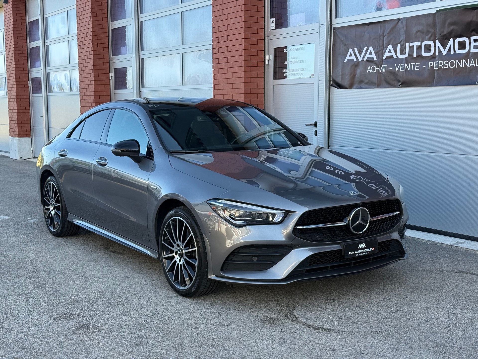 MERCEDES-BENZ CLA 250 e AMG Line 8G-DCT-image-7