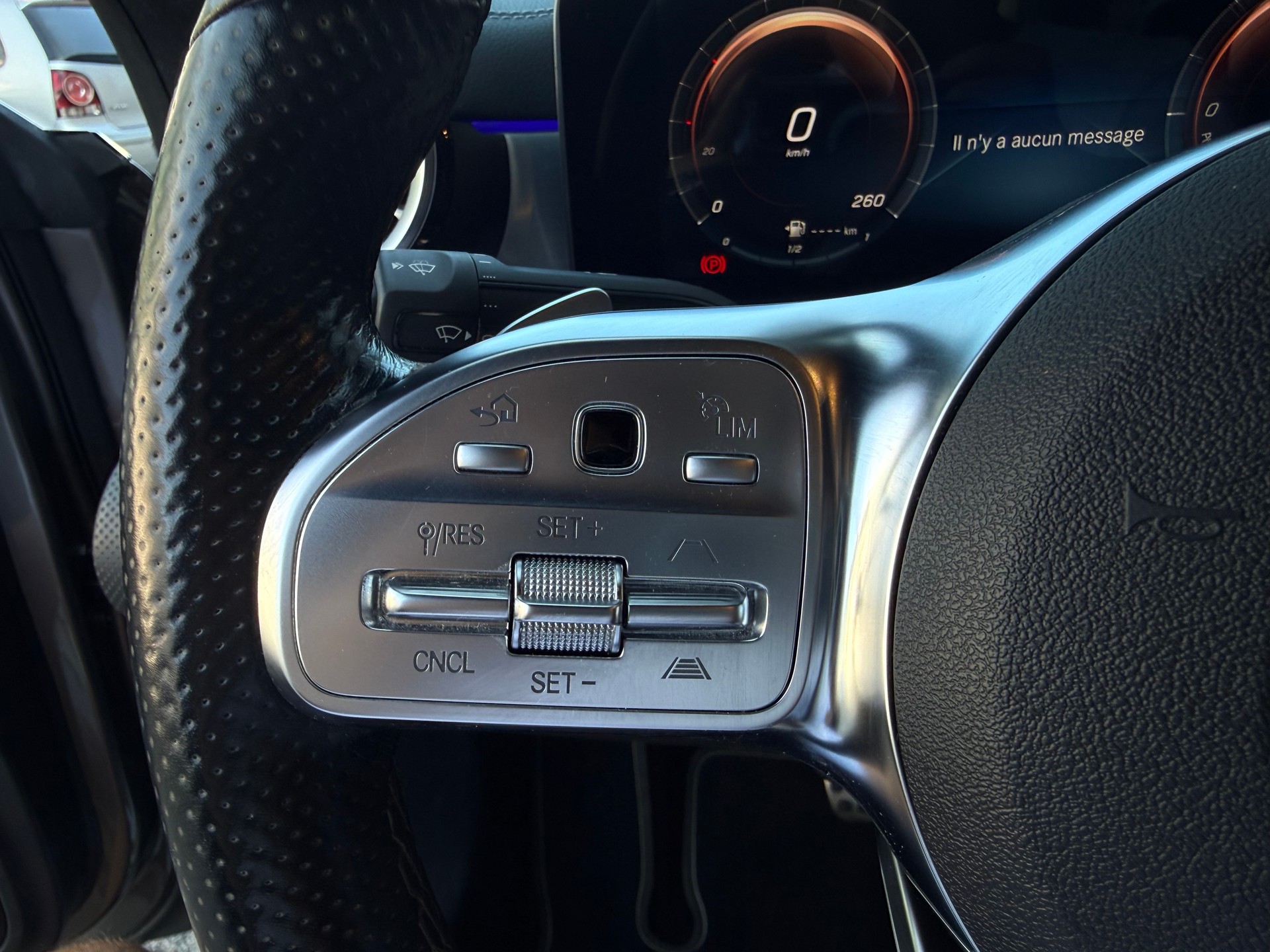 MERCEDES-BENZ CLA 250 e AMG Line 8G-DCT-image-18