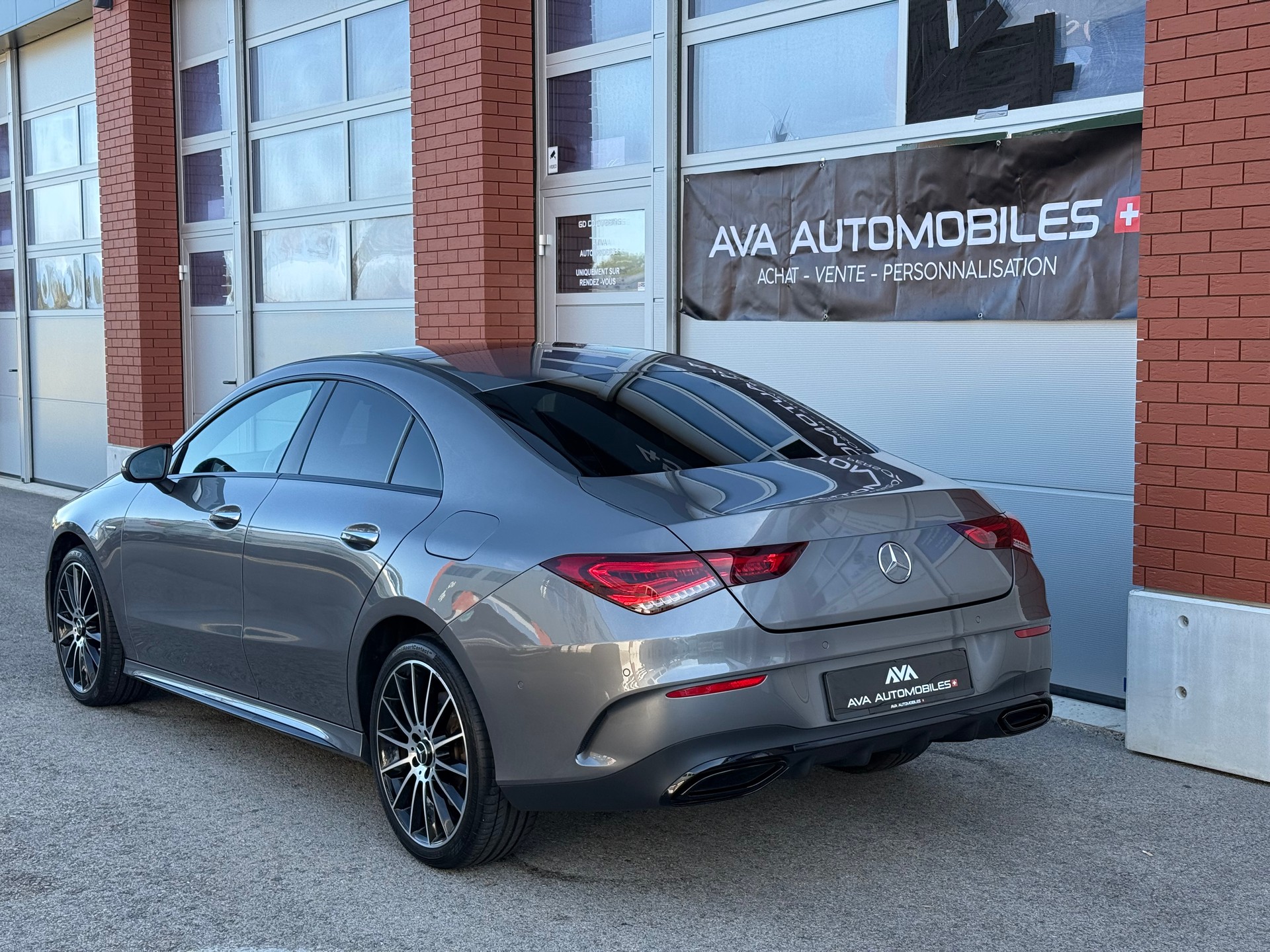 MERCEDES-BENZ CLA 250 e AMG Line 8G-DCT-image-5