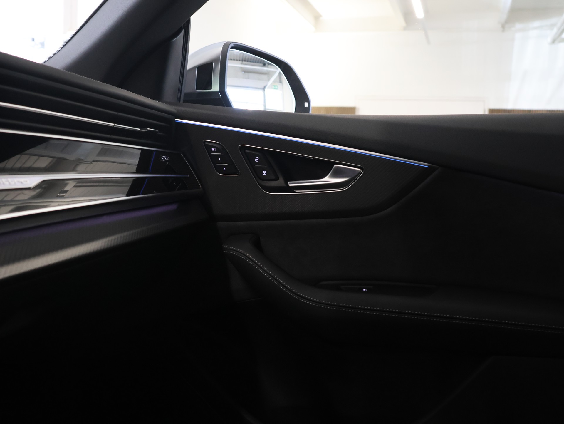 AUDI RSQ8 quattro tiptronic *Sitzheizung* *360 Kamera* *Panoramadach*-image-32