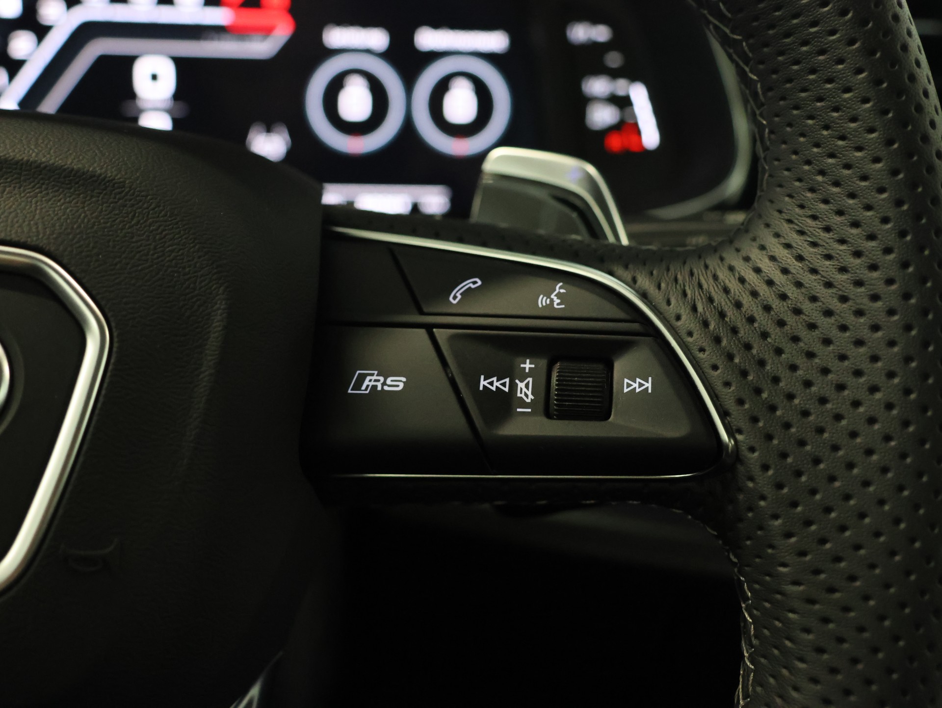 AUDI RSQ8 quattro tiptronic *Sitzheizung* *360 Kamera* *Panoramadach*-image-22