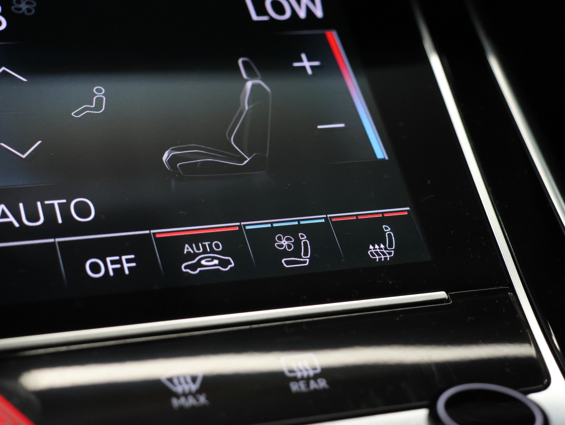 AUDI RSQ8 quattro tiptronic *Sitzheizung* *360 Kamera* *Panoramadach*-image-29
