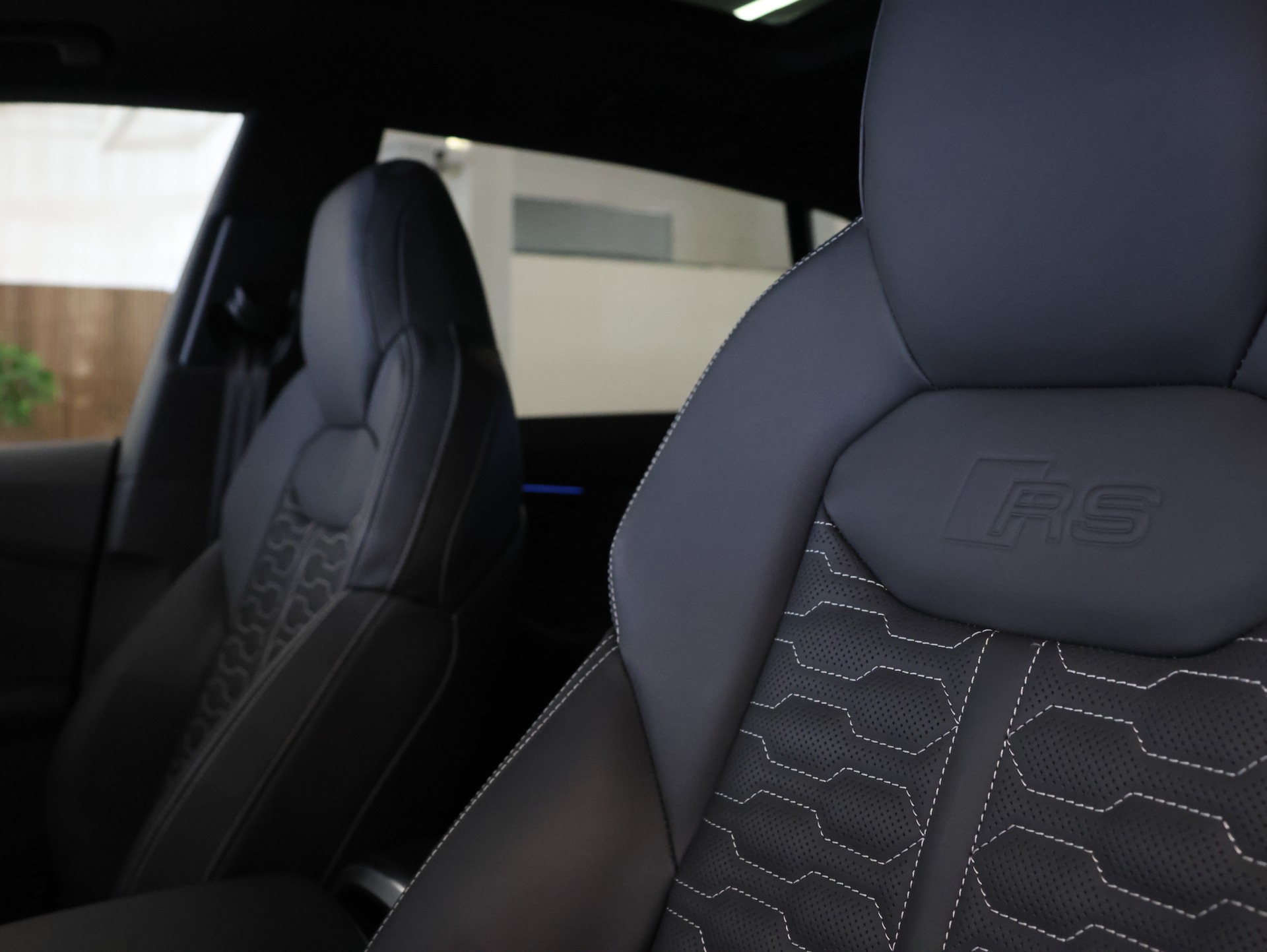AUDI RSQ8 quattro tiptronic *Sitzheizung* *360 Kamera* *Panoramadach*-image-18