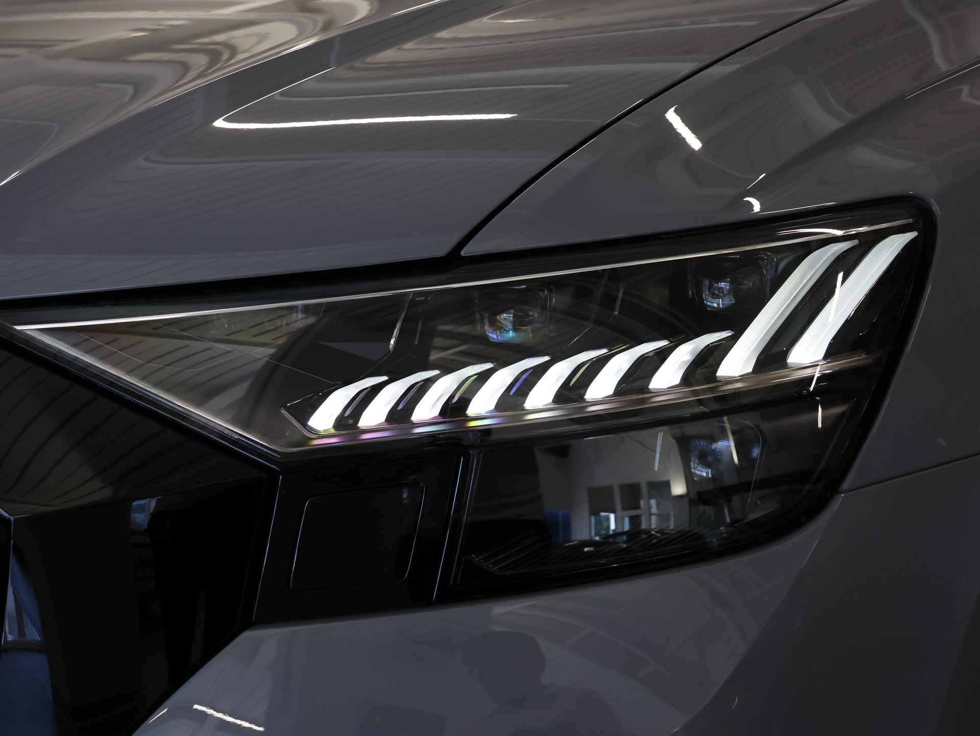 AUDI RSQ8 quattro tiptronic *Sitzheizung* *360 Kamera* *Panoramadach*-image-11