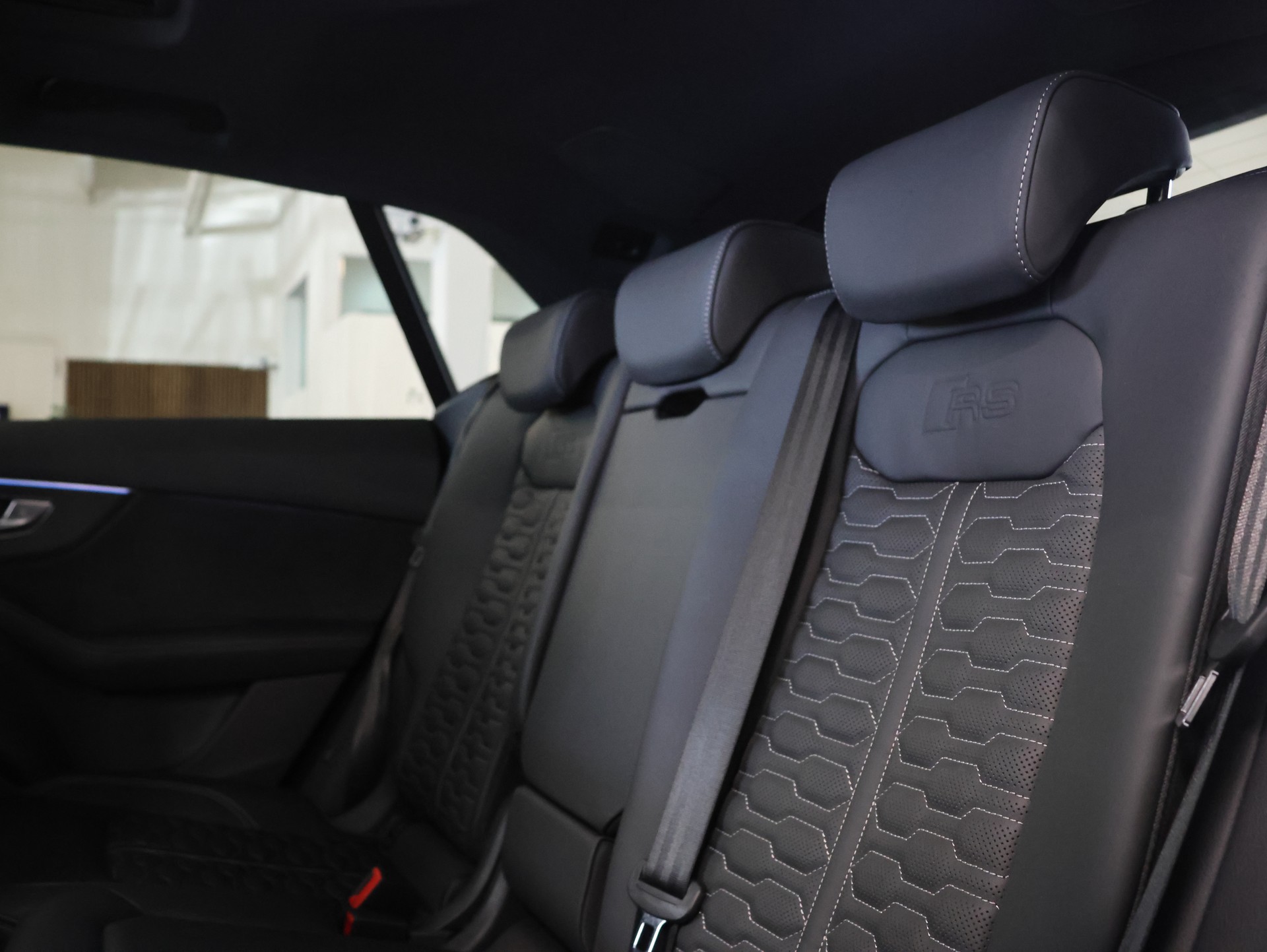 AUDI RSQ8 quattro tiptronic *Sitzheizung* *360 Kamera* *Panoramadach*-image-36