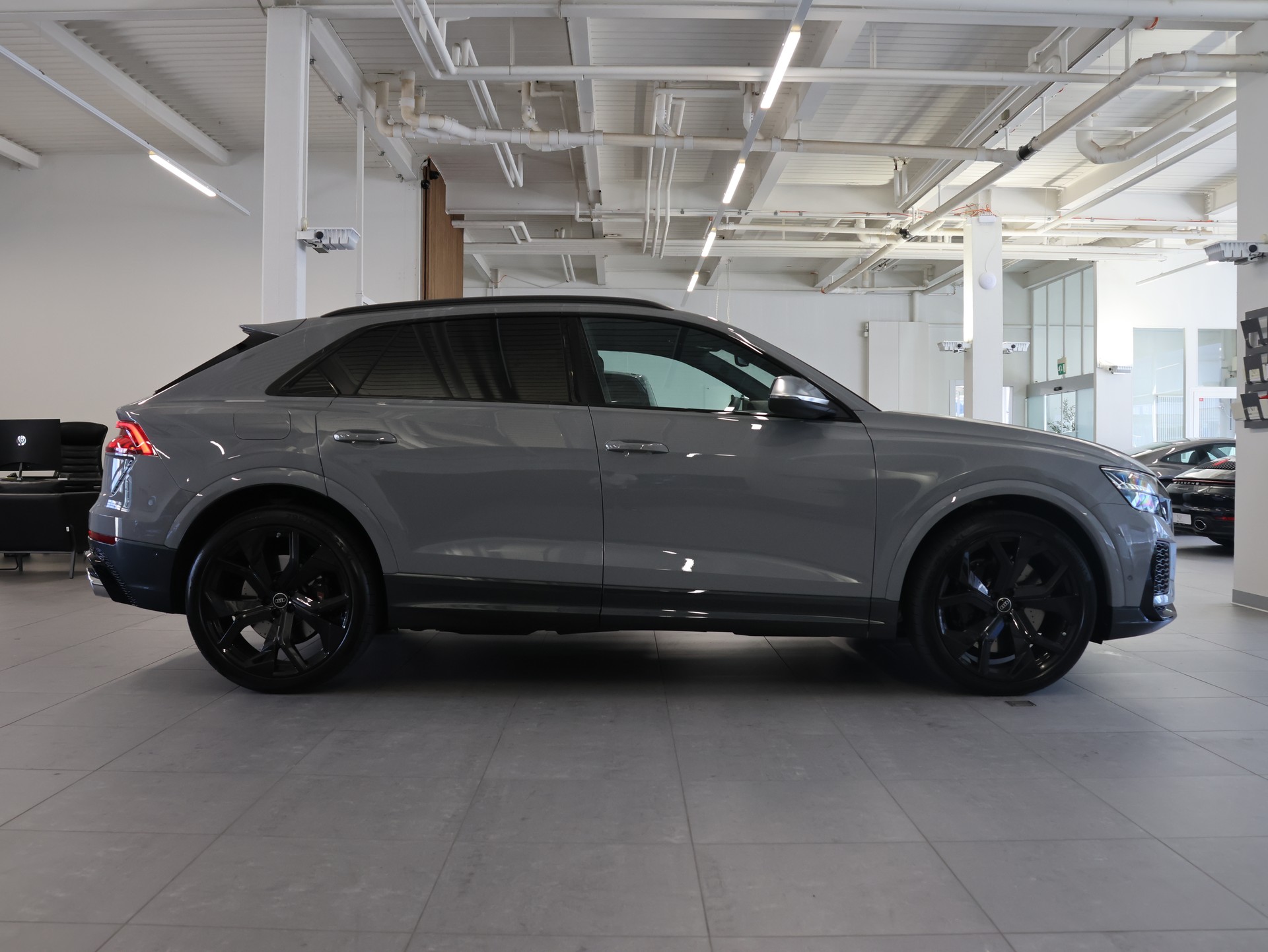 AUDI RSQ8 quattro tiptronic *Sitzheizung* *360 Kamera* *Panoramadach*-image-7
