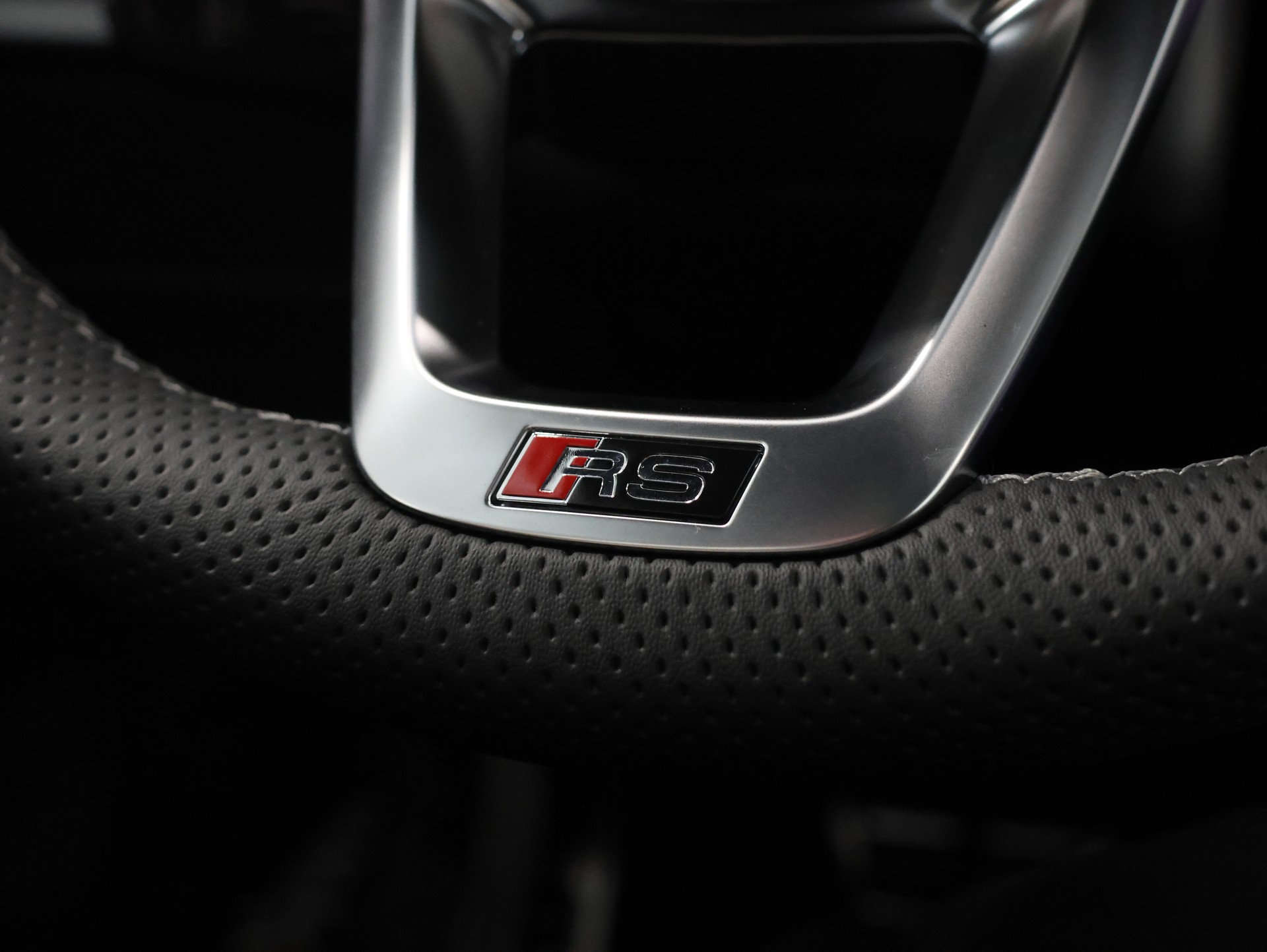 AUDI RSQ8 quattro tiptronic *Sitzheizung* *360 Kamera* *Panoramadach*-image-24