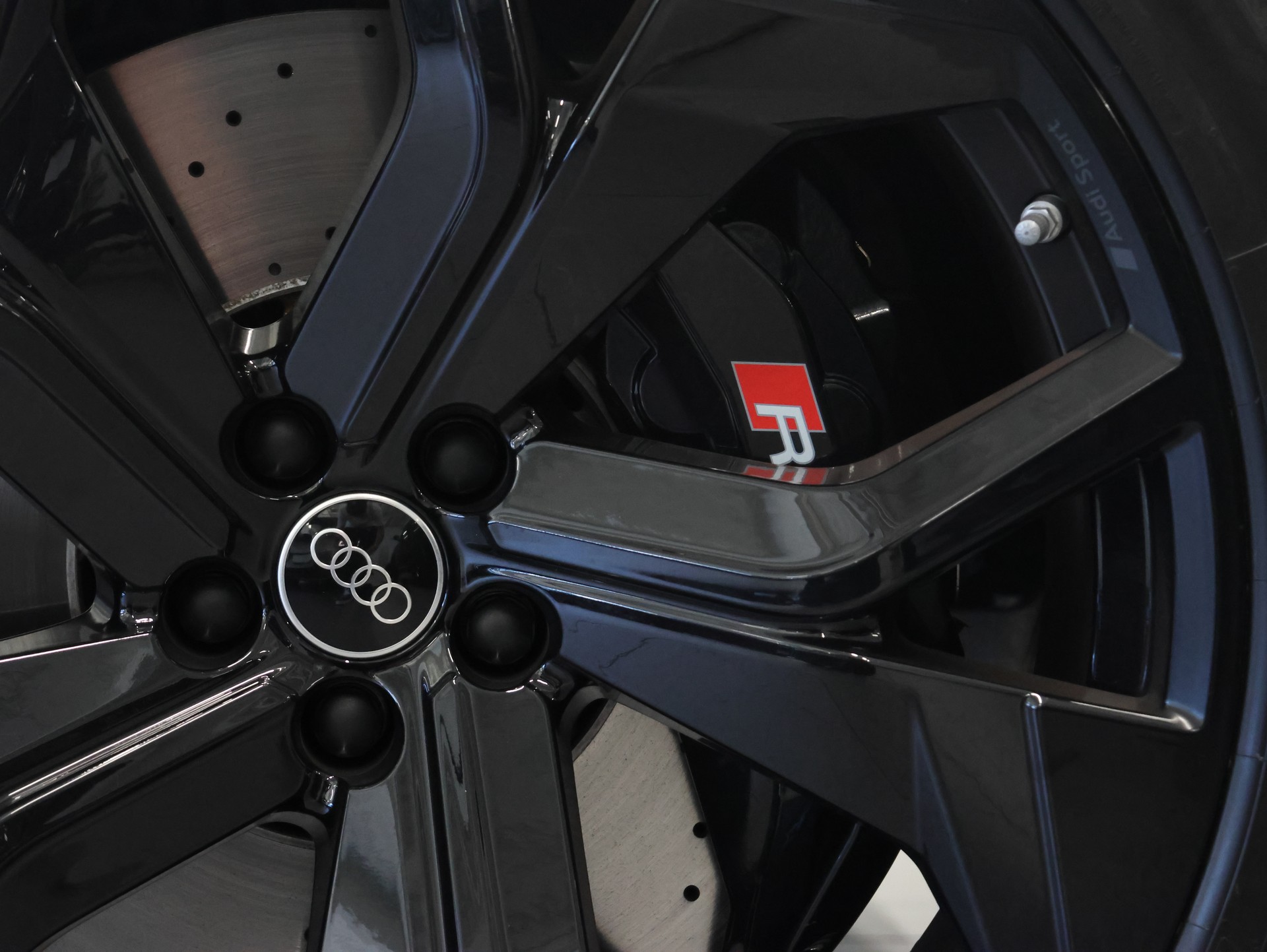 AUDI RSQ8 quattro tiptronic *Sitzheizung* *360 Kamera* *Panoramadach*-image-13