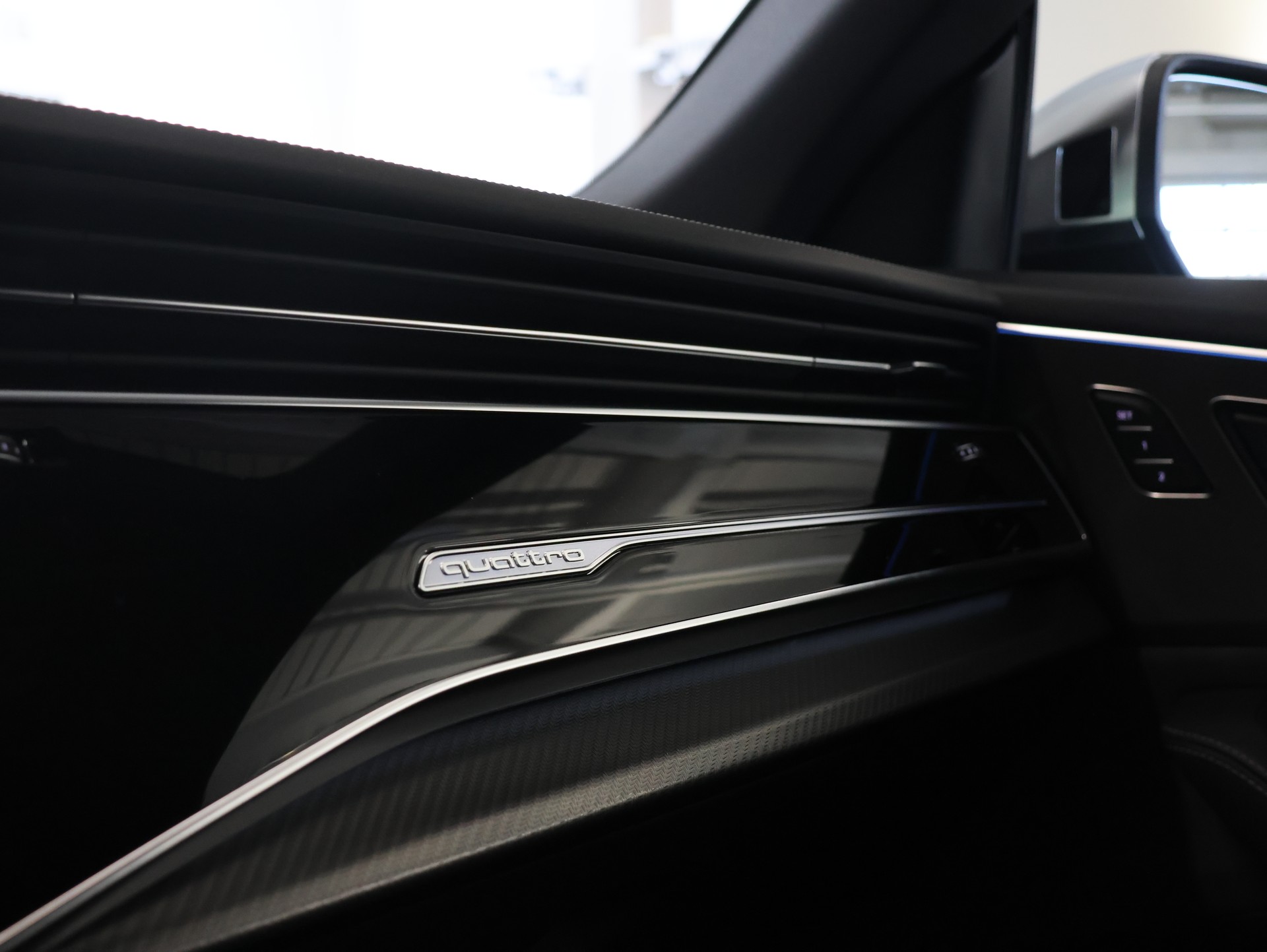 AUDI RSQ8 quattro tiptronic *Sitzheizung* *360 Kamera* *Panoramadach*-image-33