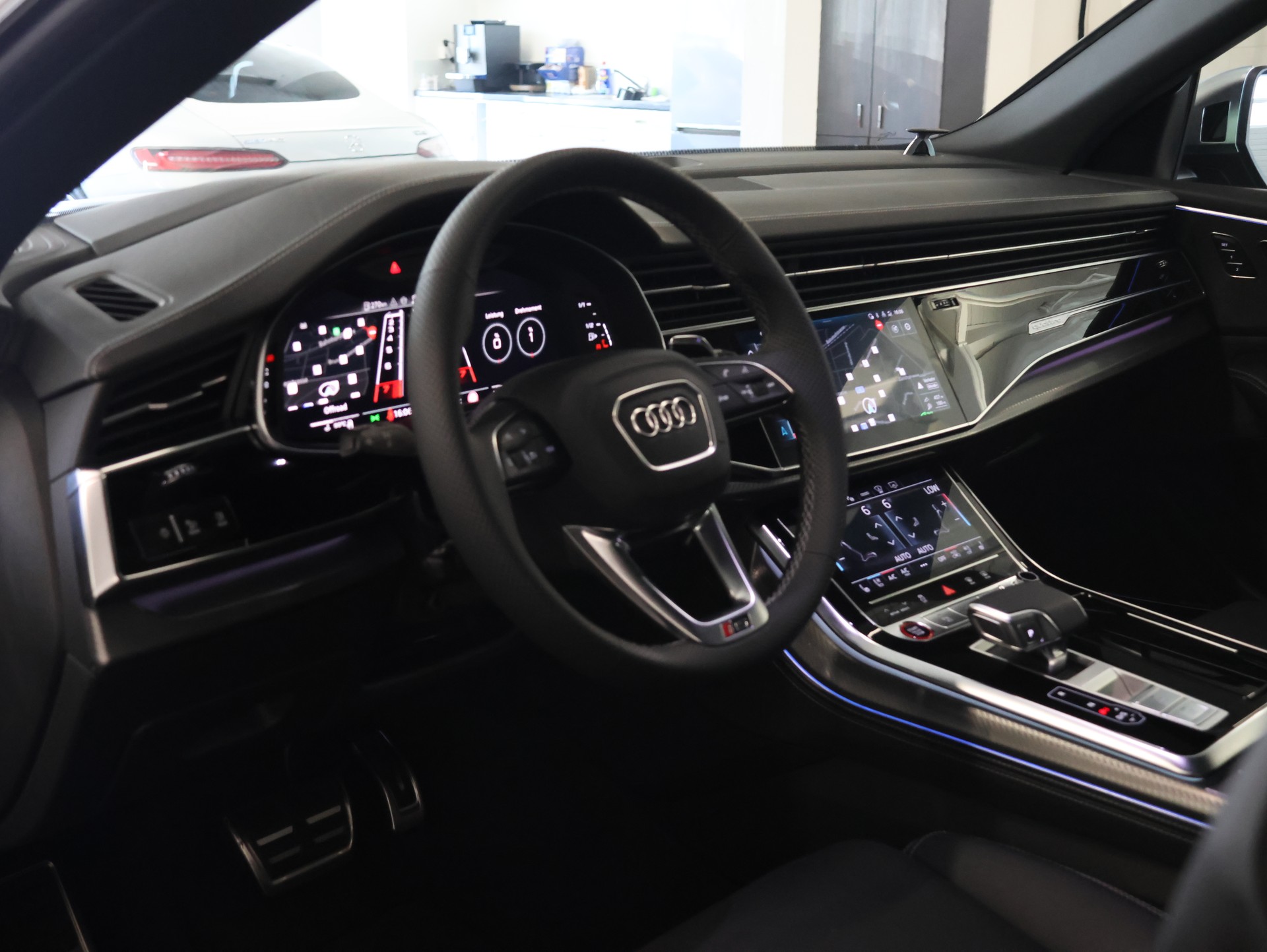 AUDI RSQ8 quattro tiptronic *Sitzheizung* *360 Kamera* *Panoramadach*-image-19