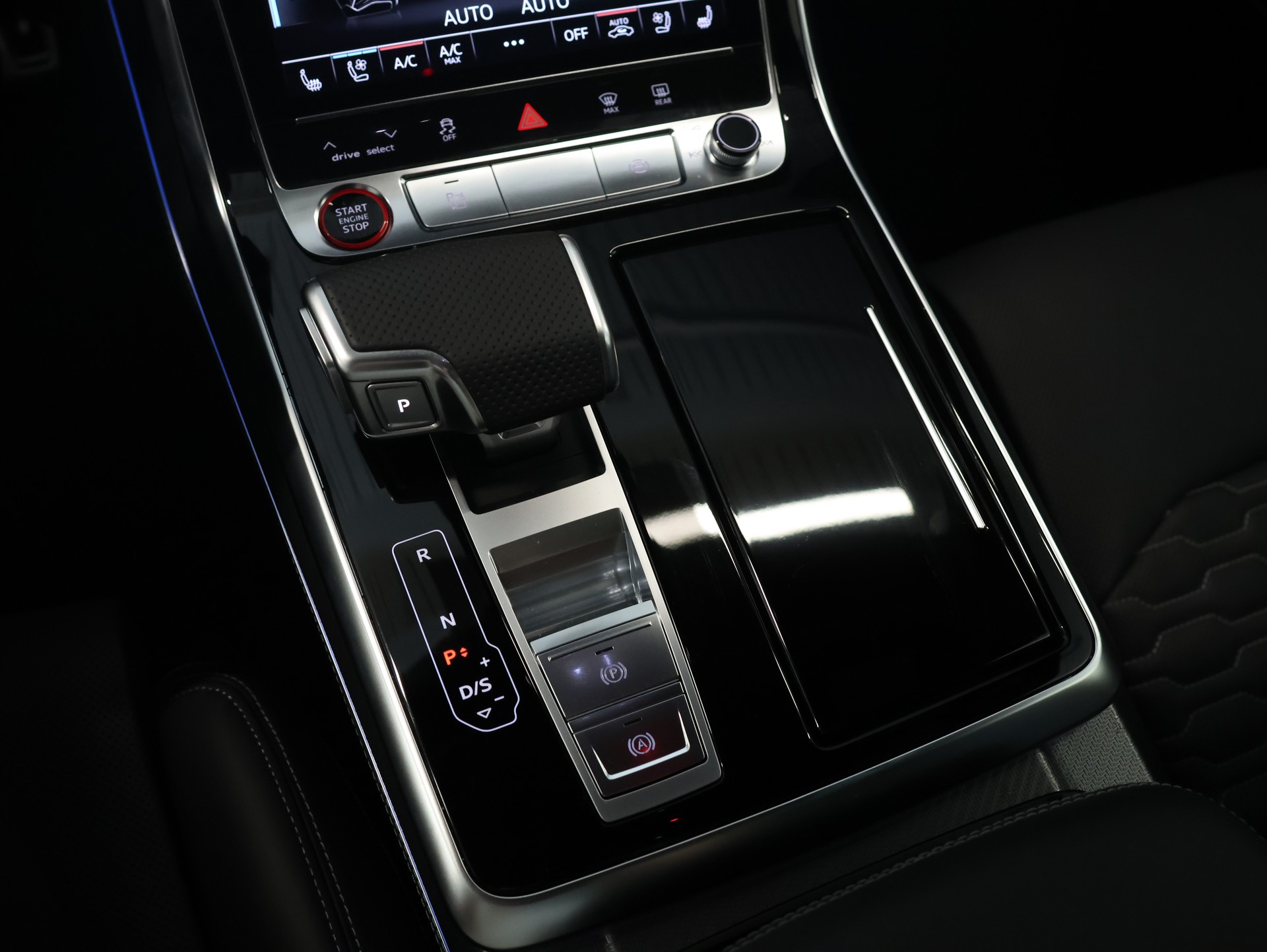 AUDI RSQ8 quattro tiptronic *Sitzheizung* *360 Kamera* *Panoramadach*-image-31