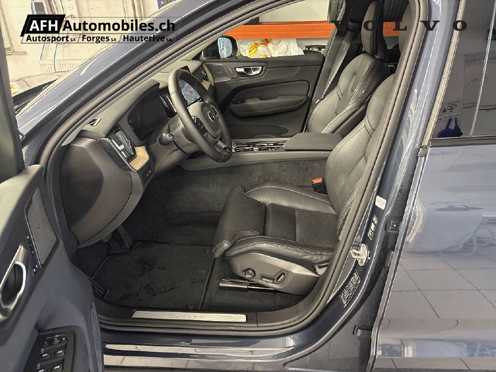 VOLVO XC60 2.0 T6 TE Plus Dark eAWD-image-8