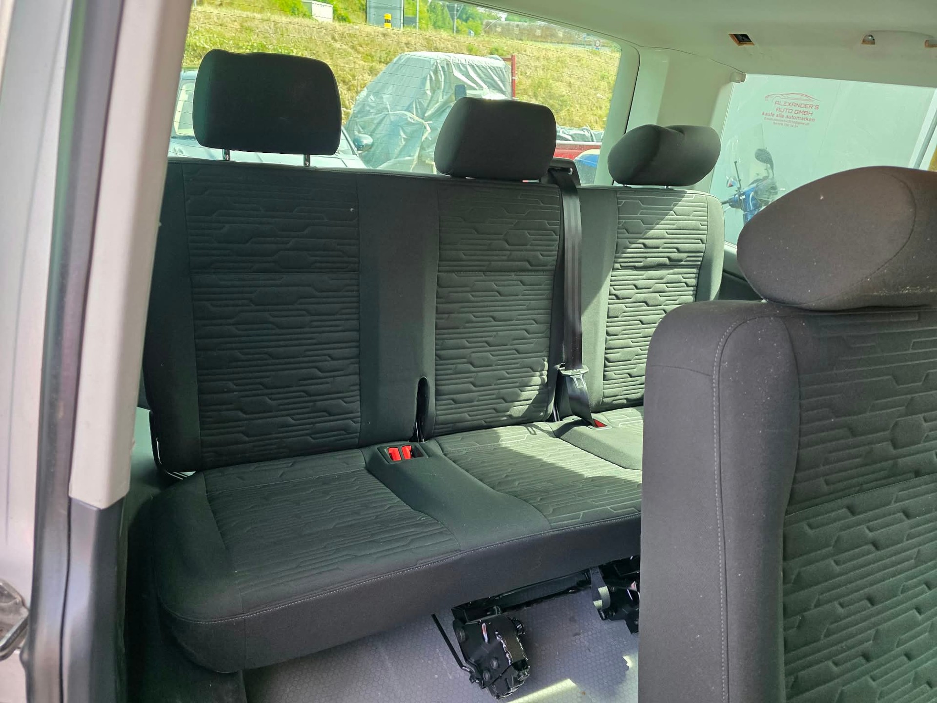VW T5 Multivan 2.0 TDI CR Family Match 4Motion-image-11