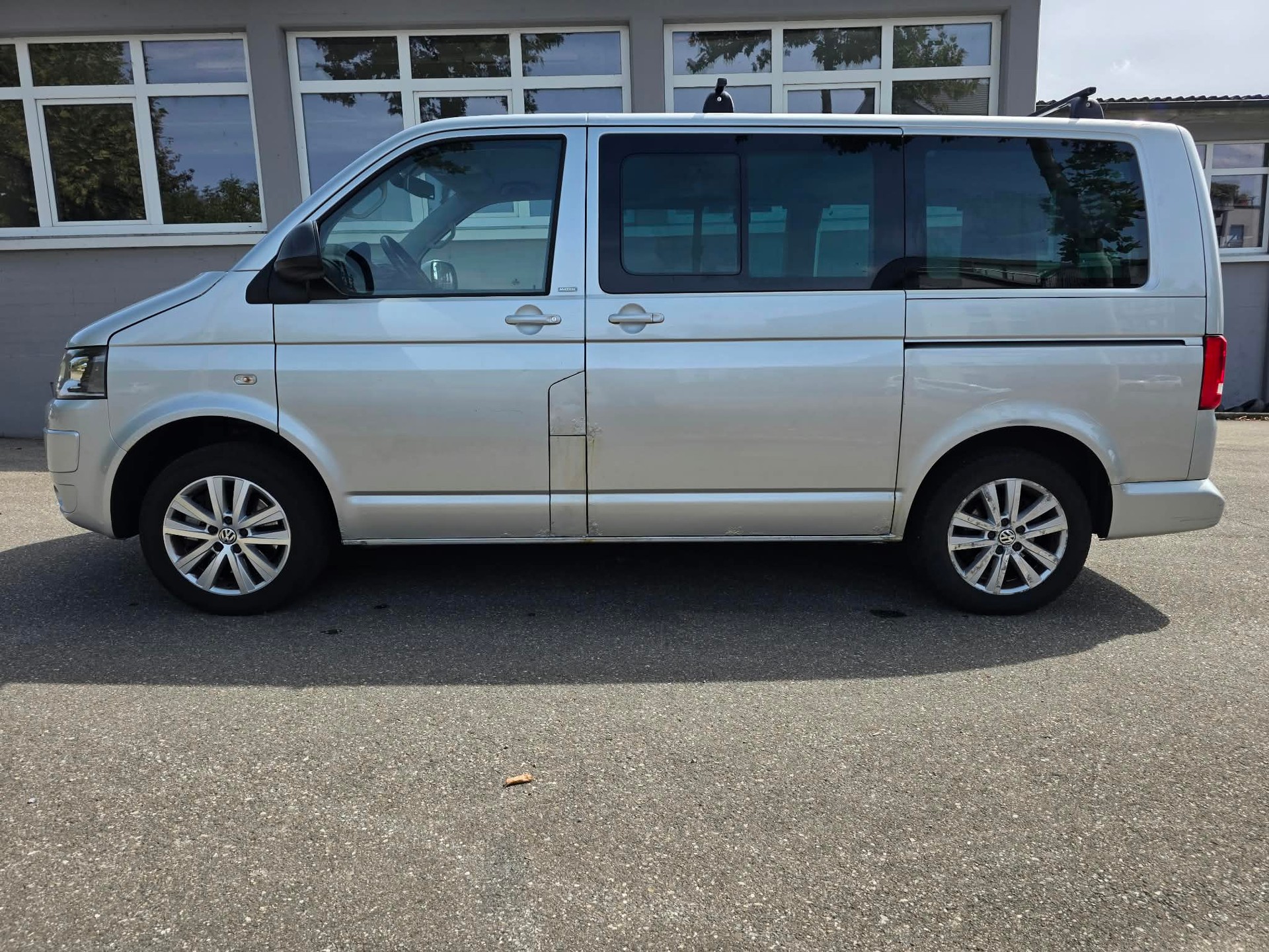 VW T5 Multivan 2.0 TDI CR Family Match 4Motion-image-14