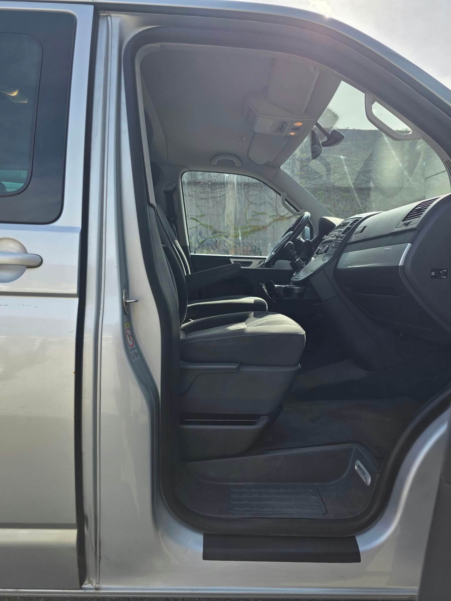 VW T5 Multivan 2.0 TDI CR Family Match 4Motion-image-8