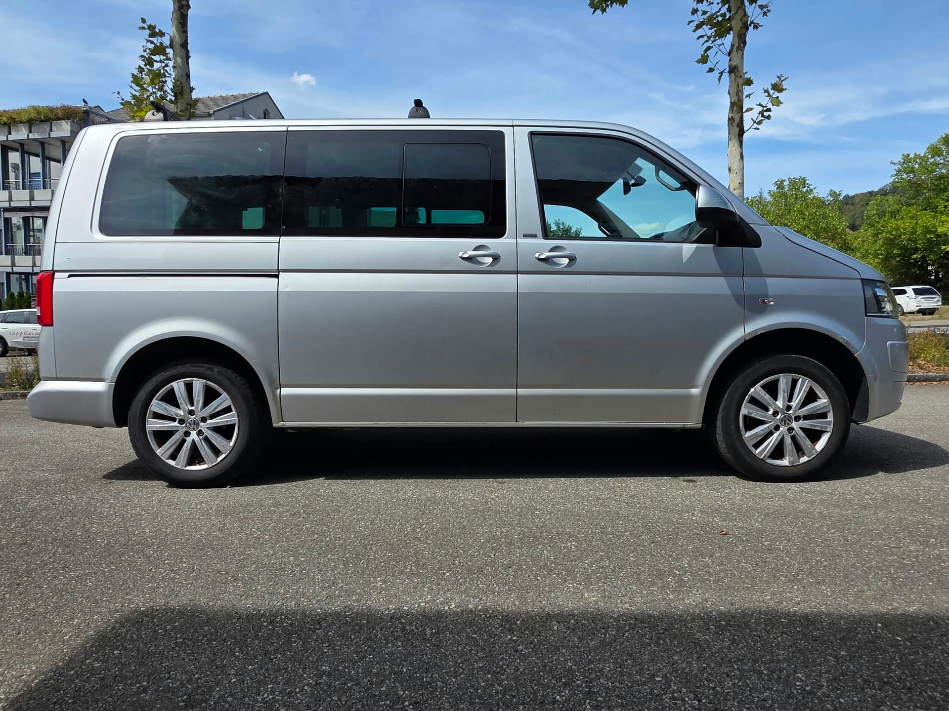 VW T5 Multivan 2.0 TDI CR Family Match 4Motion-image-13