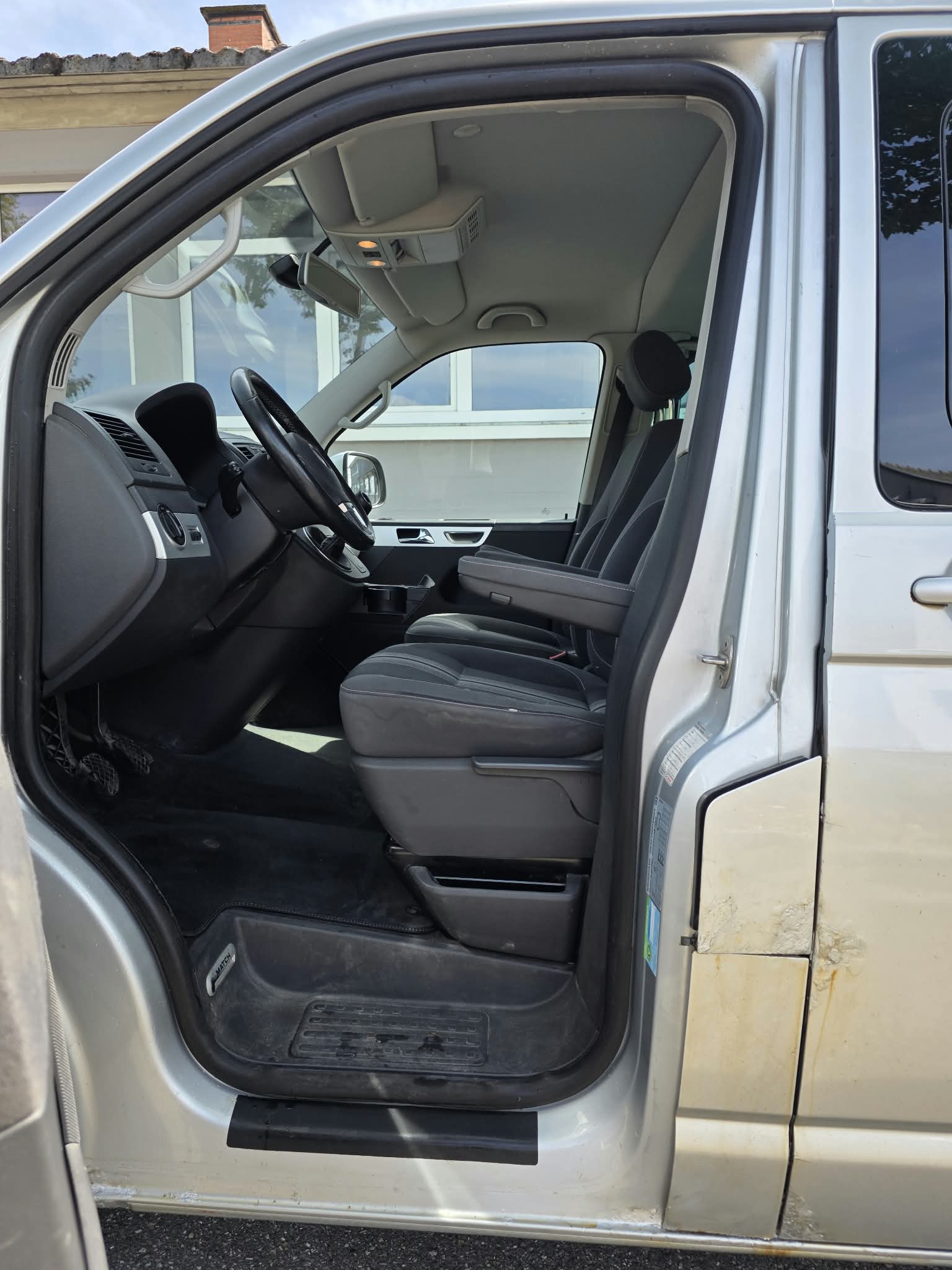 VW T5 Multivan 2.0 TDI CR Family Match 4Motion-image-7