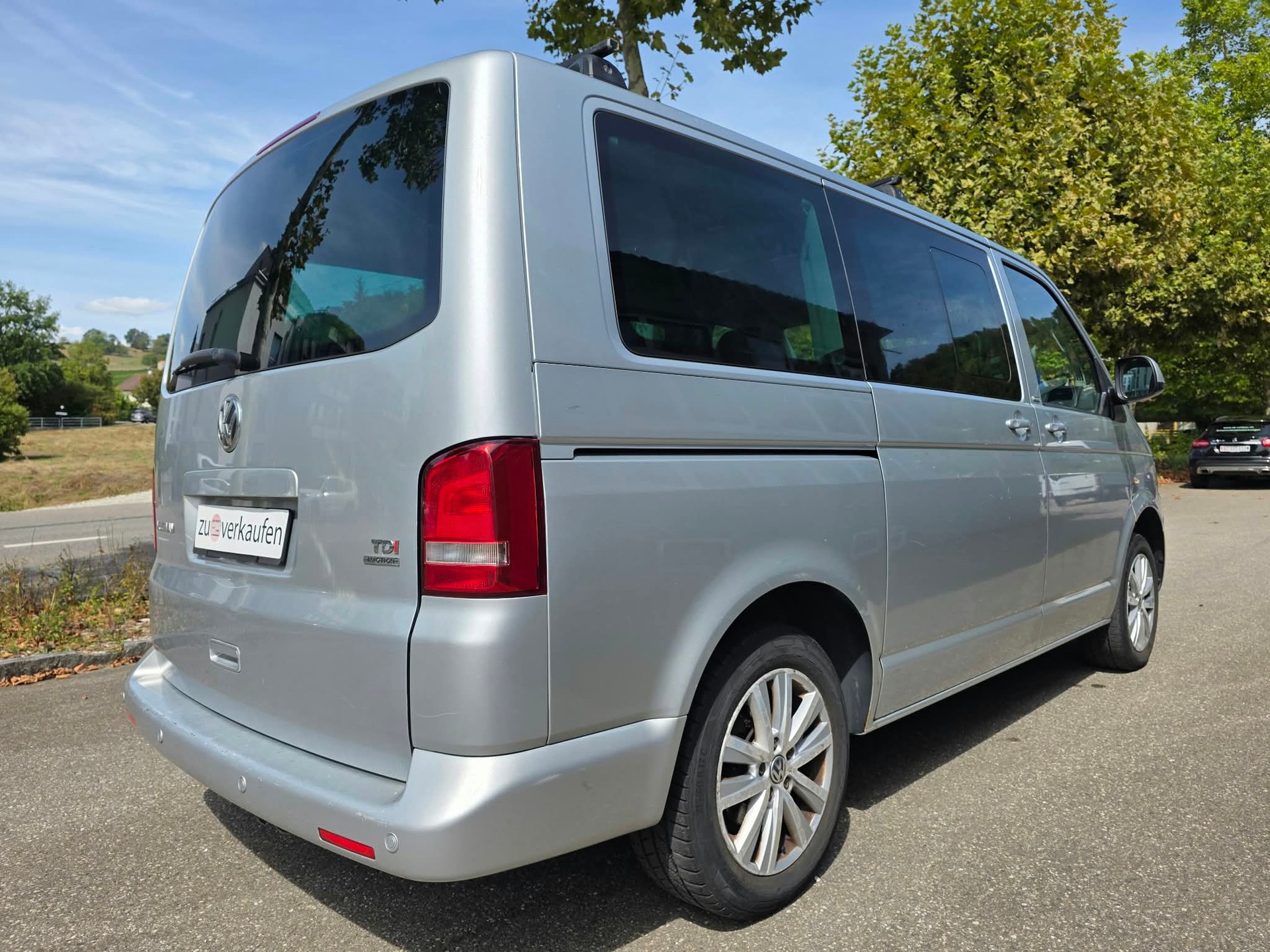 VW T5 Multivan 2.0 TDI CR Family Match 4Motion-image-3