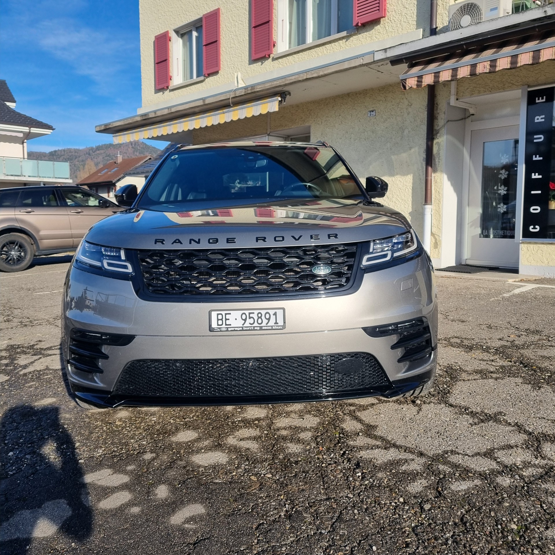 LAND ROVER 3.0 D 300 R-Dynamic HSE-image-5