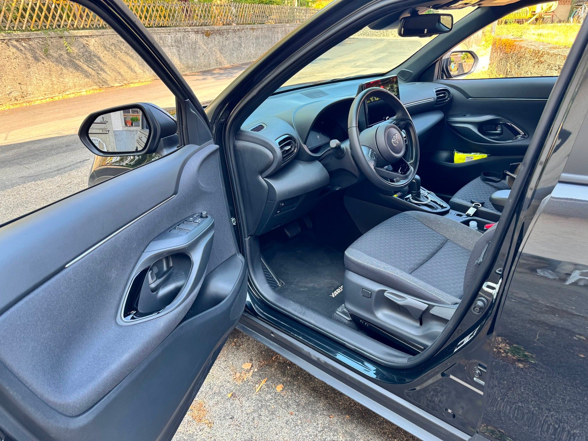 TOYOTA 1.5 VVT-i HSD Trend-image-2