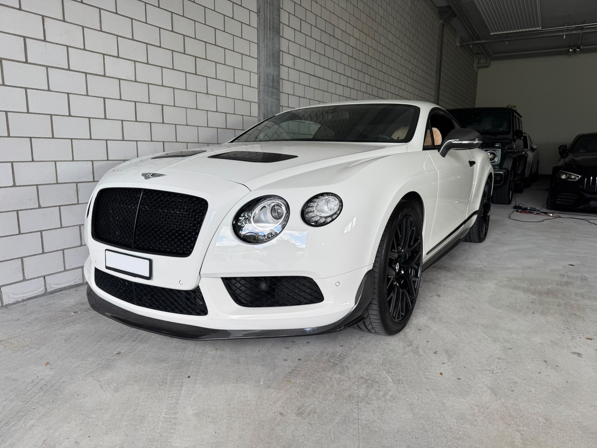 BENTLEY Continental GT3-R "1 of 300"-image-1