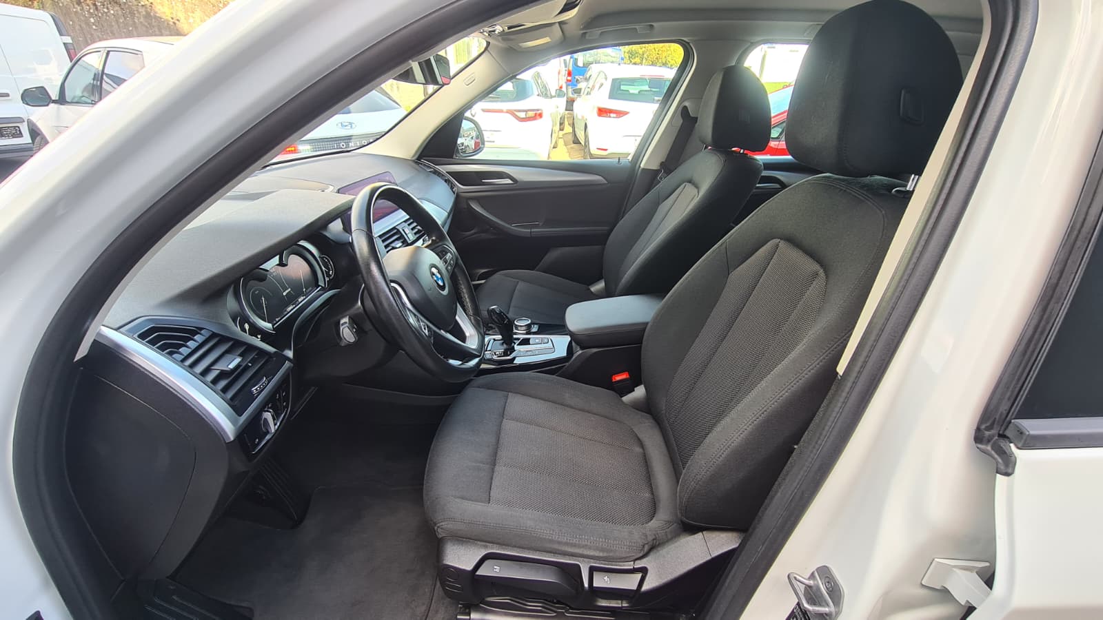 BMW X3 xDrive 30e ** 292 PS ** Gr-Navi ** RF-Kamera ** Tempomat ** Klimaautomat ** PDC V+H ** Frisch Ab MFK & Service **-image-18