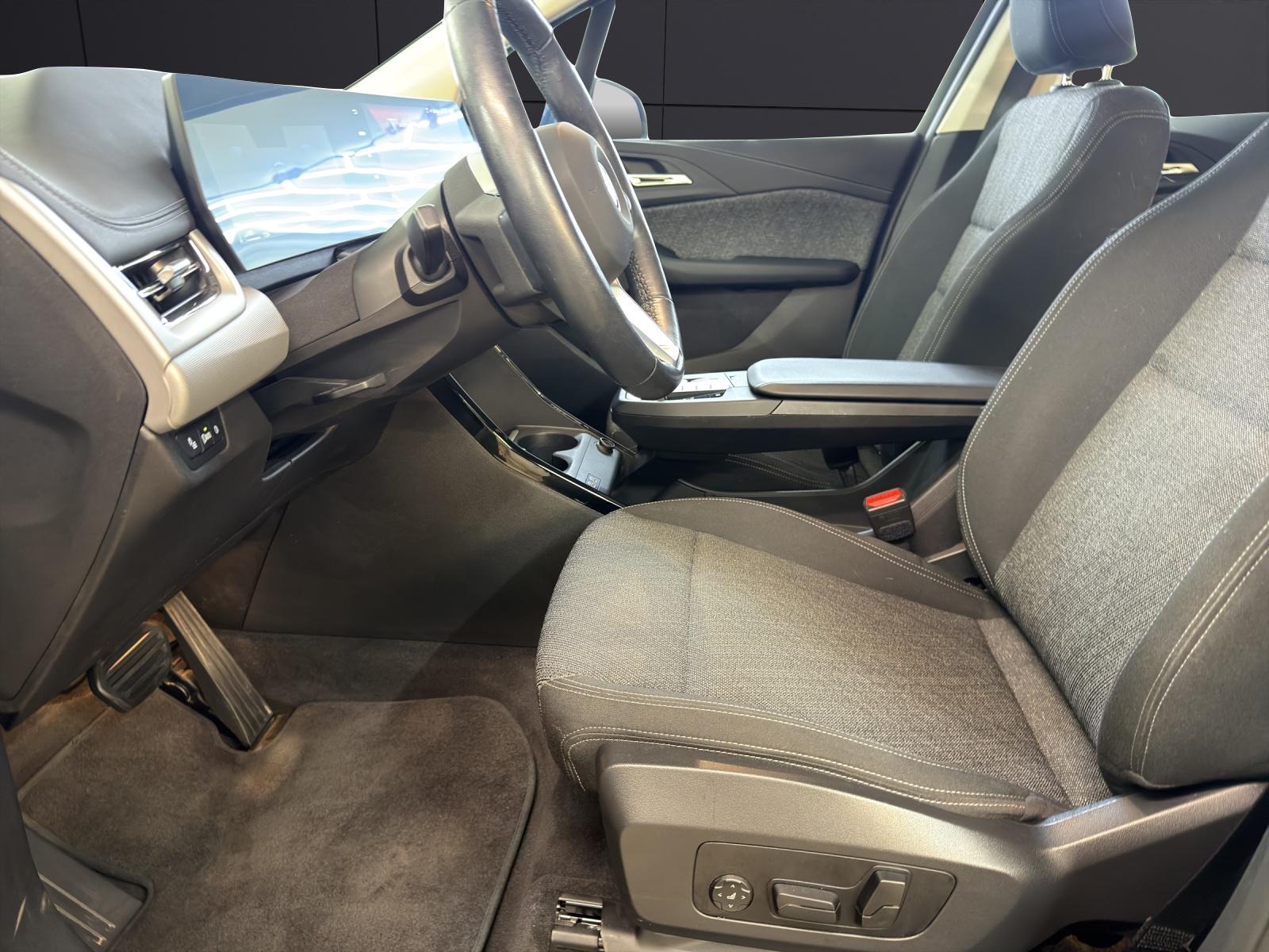 BMW 225e xDrive Active Tourer-image-10