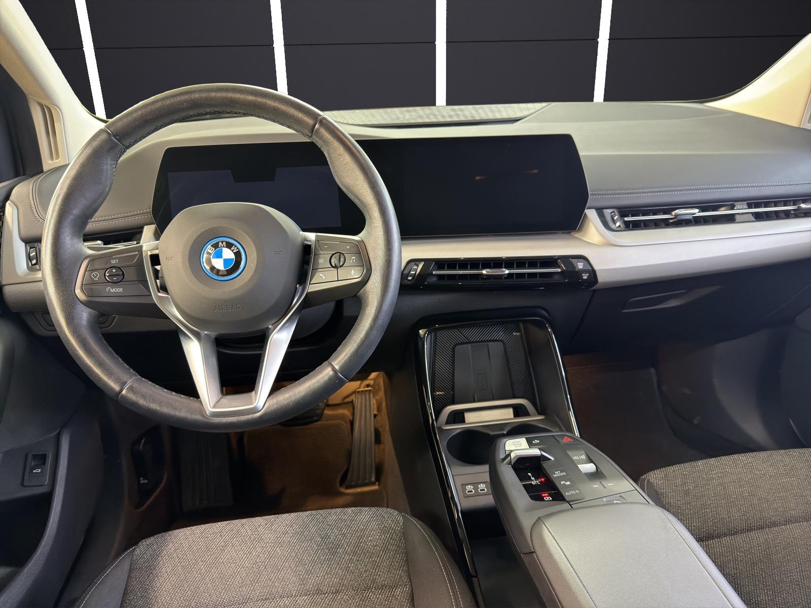 BMW 225e xDrive Active Tourer-image-17