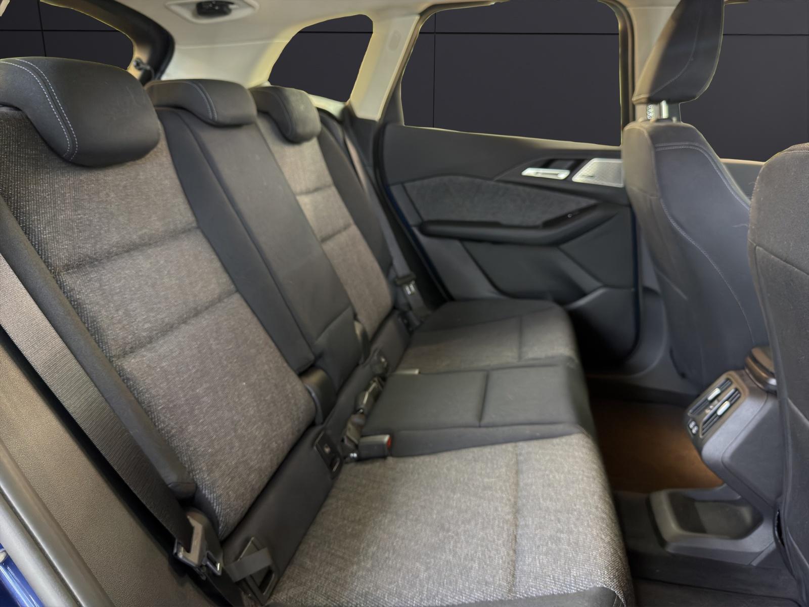 BMW 225e xDrive Active Tourer-image-13