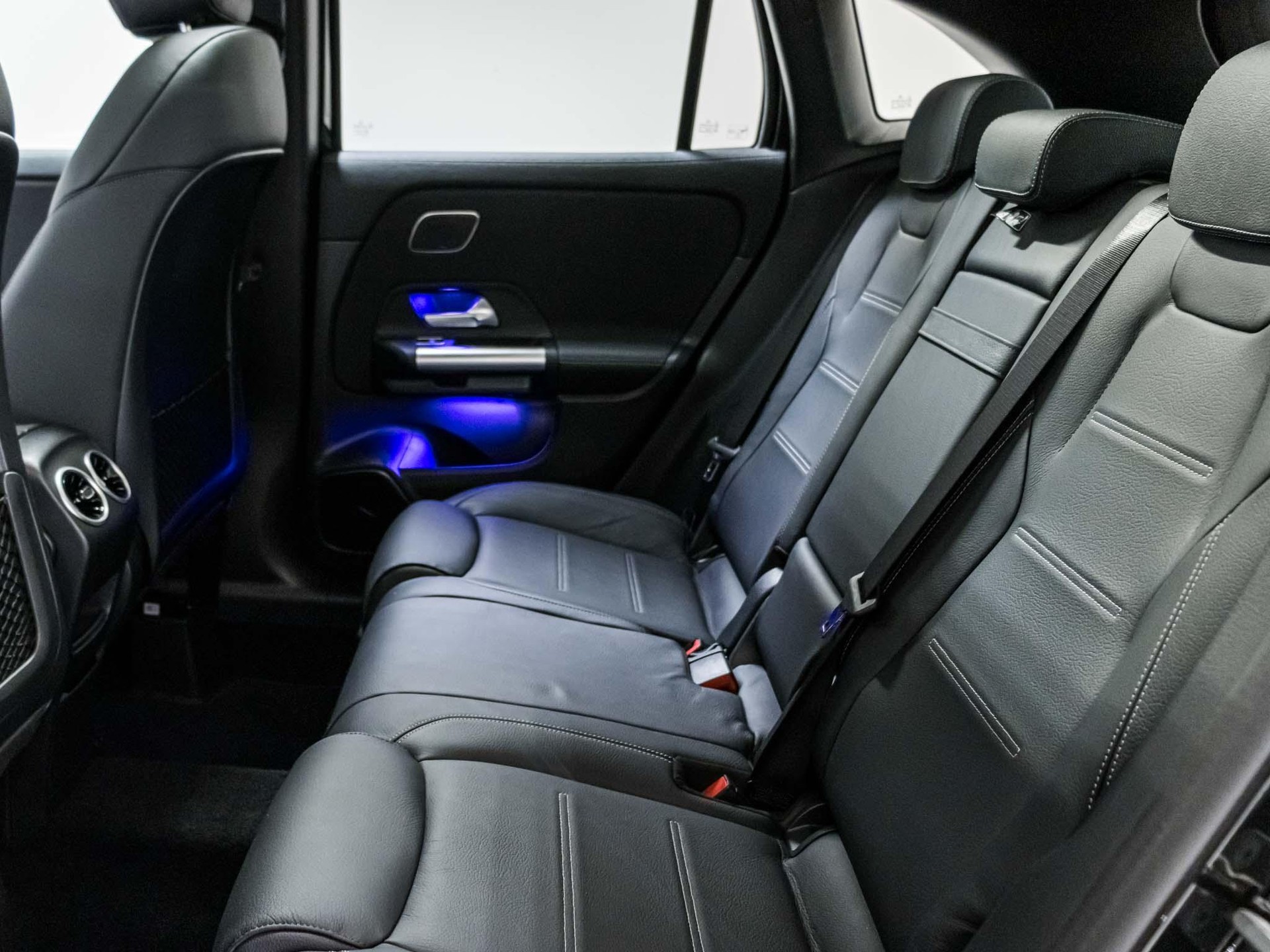 MERCEDES-BENZ GLA 35 AMG 4MATIC-image-7