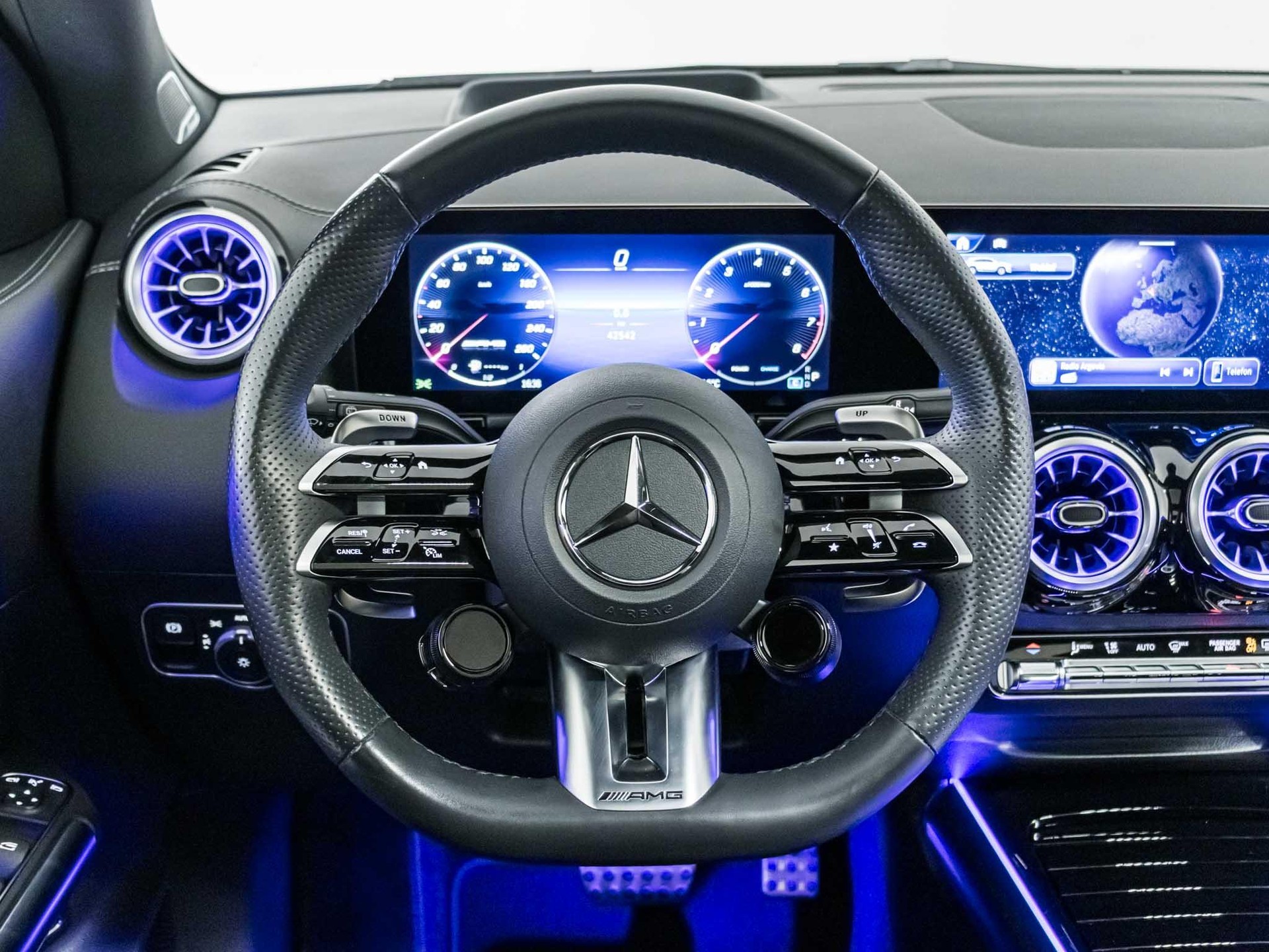 MERCEDES-BENZ GLA 35 AMG 4MATIC-image-10