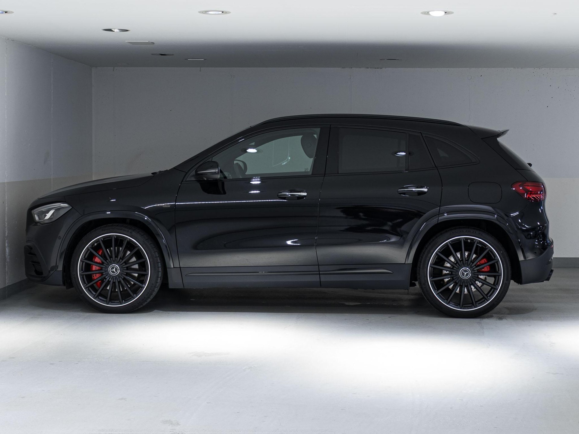 MERCEDES-BENZ GLA 35 AMG 4MATIC-image-4