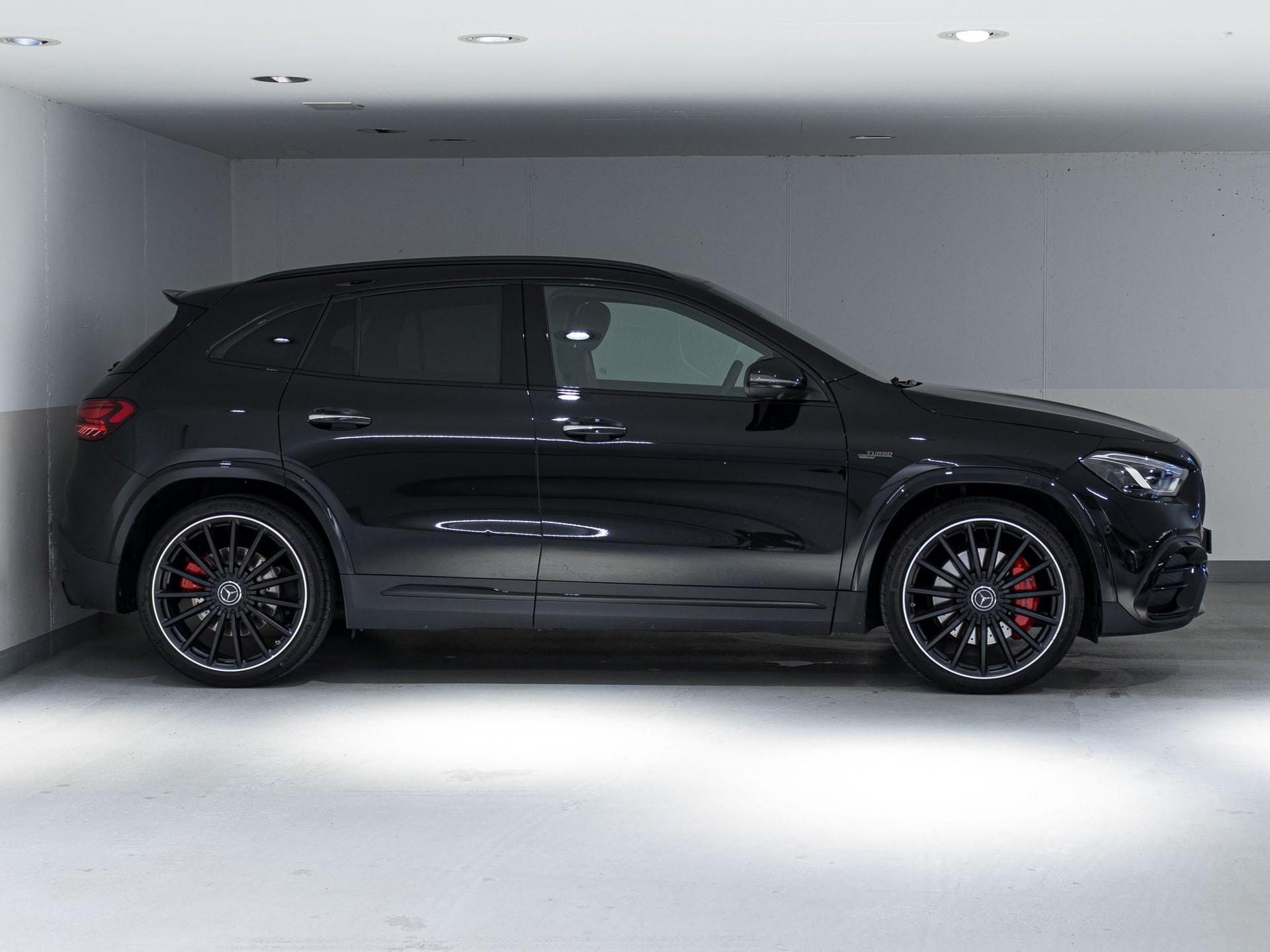 MERCEDES-BENZ GLA 35 AMG 4MATIC-image-1