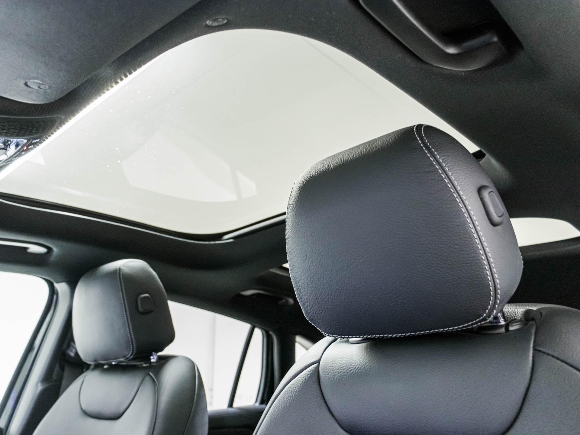 MERCEDES-BENZ GLA 35 AMG 4MATIC-image-8